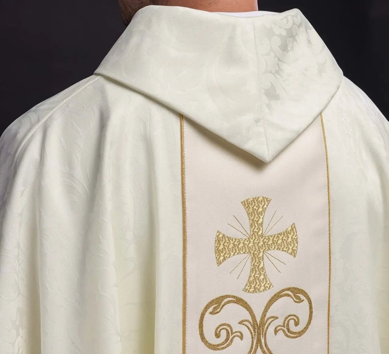 Liturgical chasuble with decorated belt