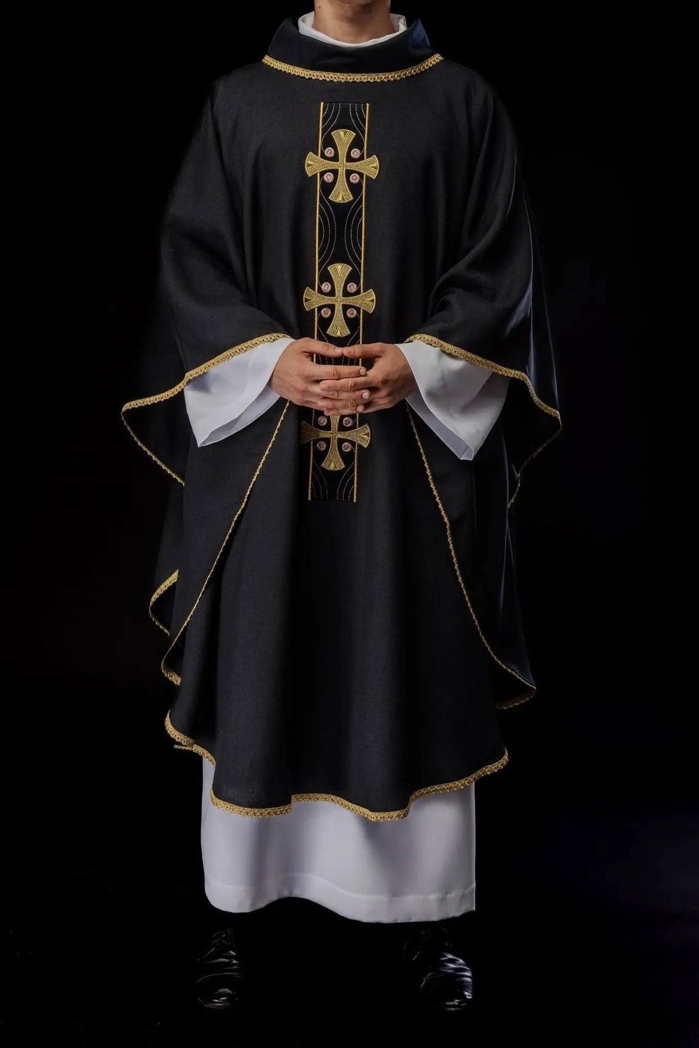 Chasuble with embroidered gold crosses and collar piping in black