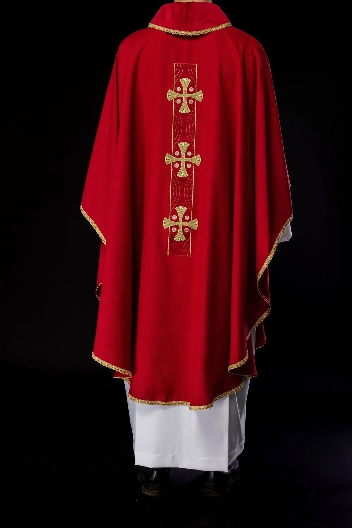 Chasuble with embroidered gold crosses and collar piping in red