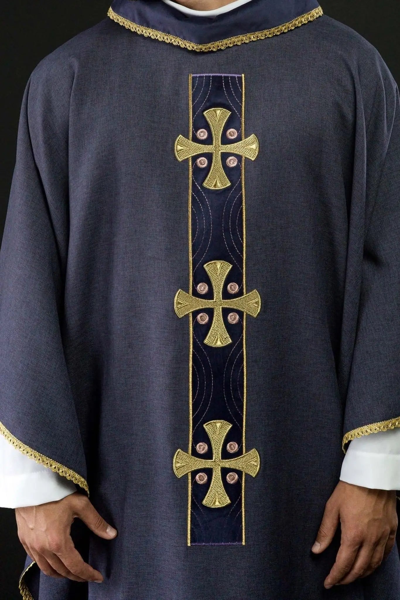 Chasuble in embroidered gold crosses and piping on collar in purple