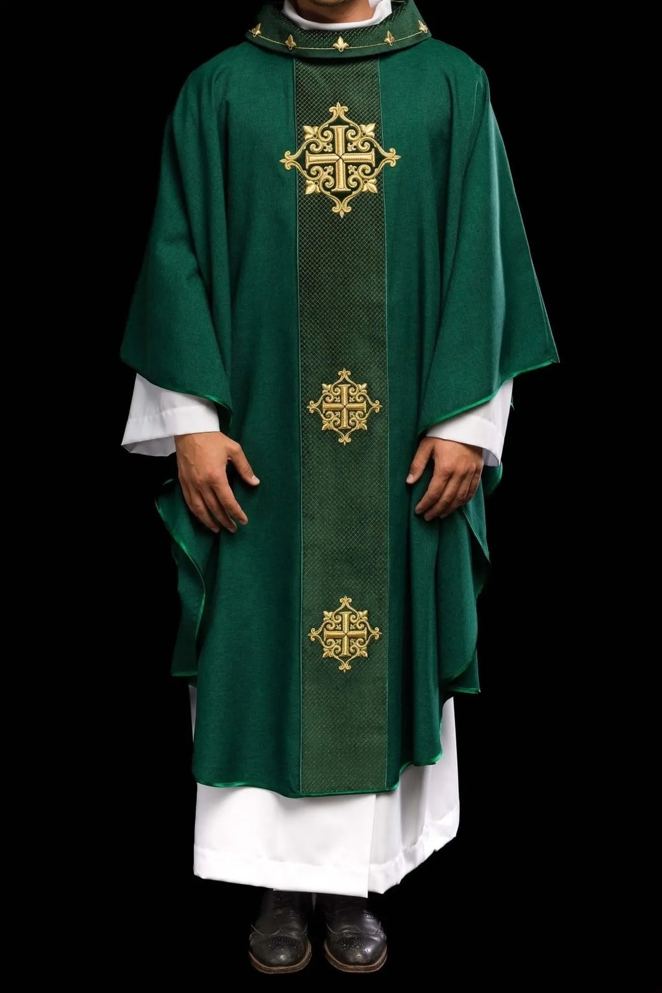Chasuble with green velvet belt and cross embroidery