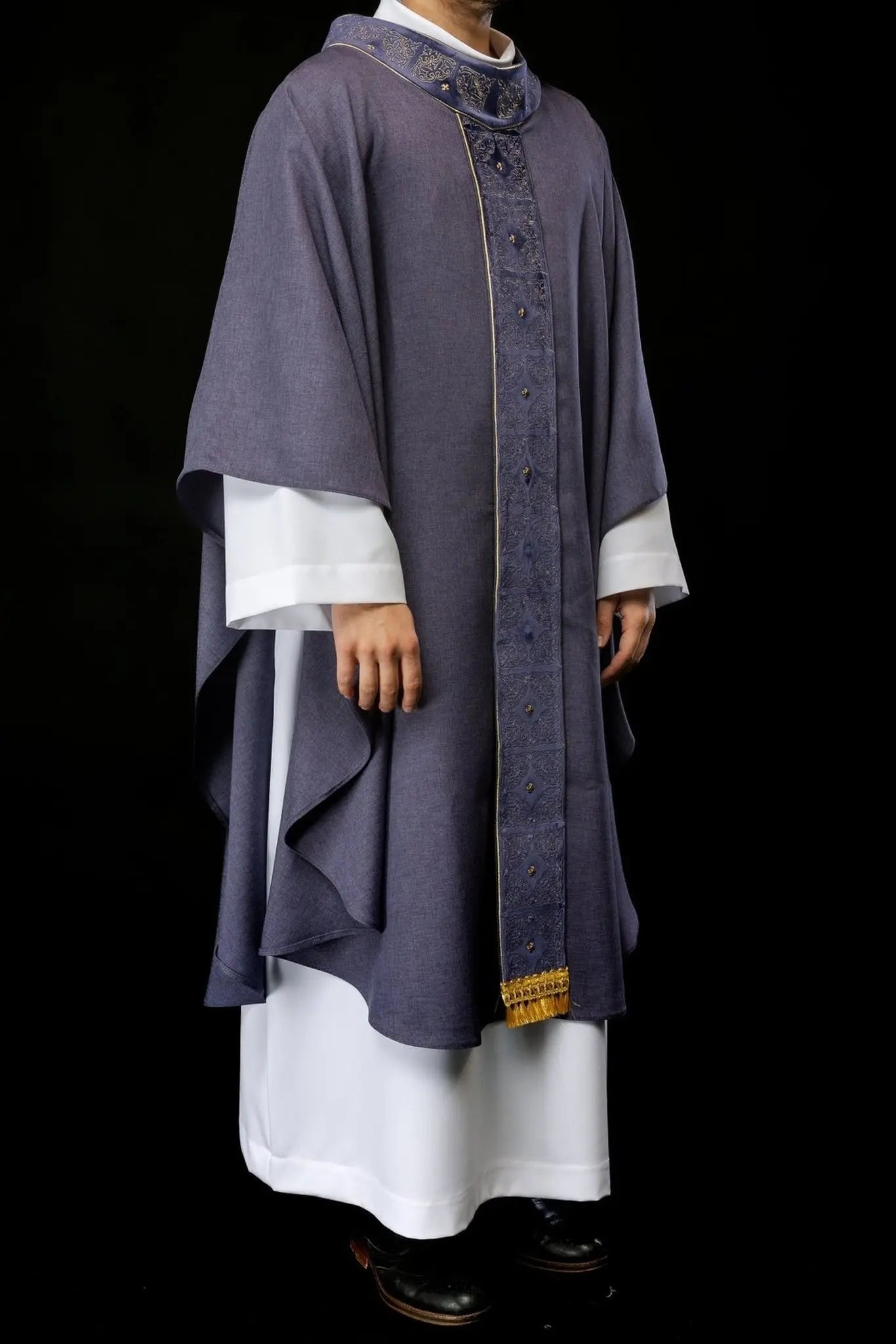Chasuble with richly embroidered belt and collar in purple