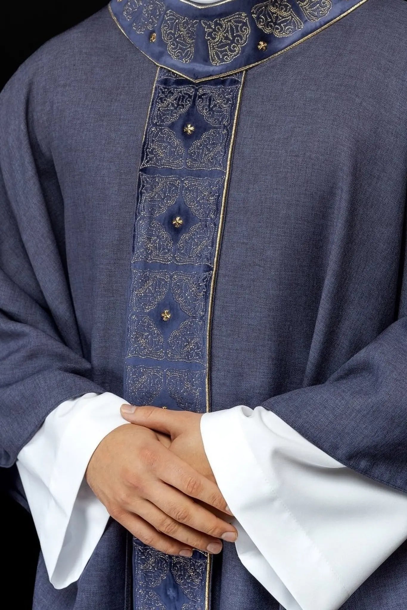 Chasuble with richly embroidered belt and collar in purple
