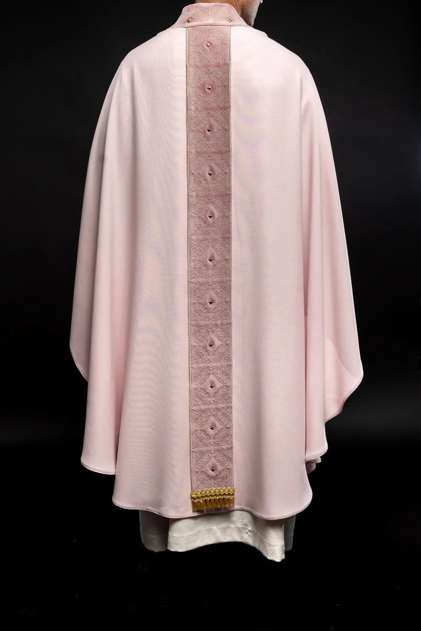 Chasuble with richly embroidered belt and collar in pink