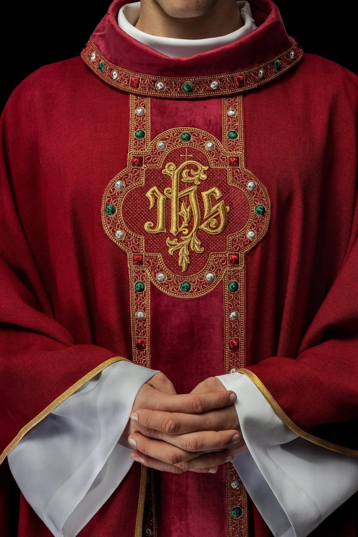 Chasuble with richly embroidered belt and piping around the IHS embroidery and collar in red