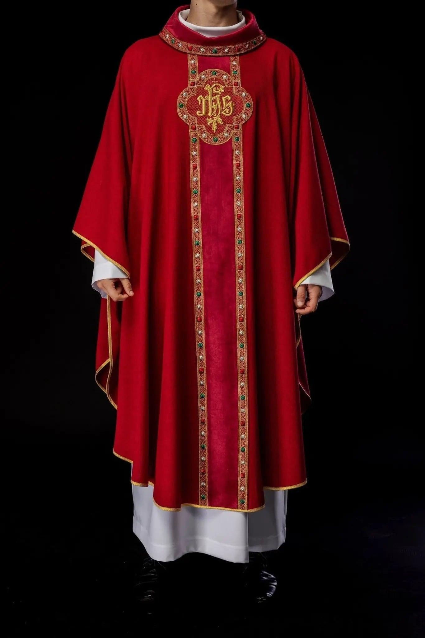 Chasuble with richly embroidered belt and piping around the IHS embroidery and collar in red