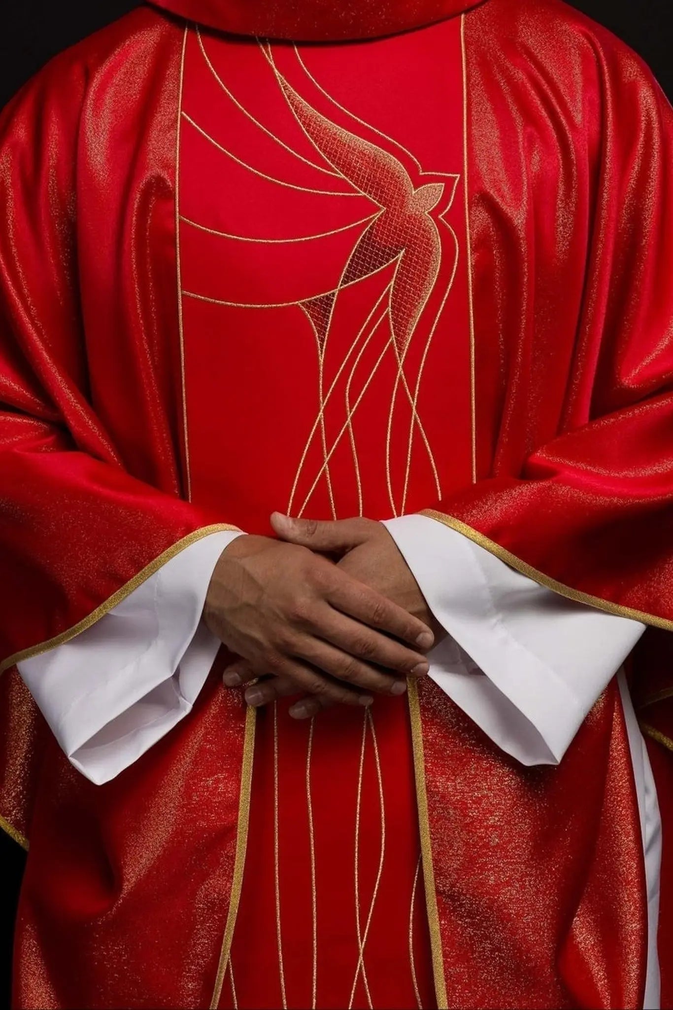 Chasuble of shiny fabric richly embroidered in red