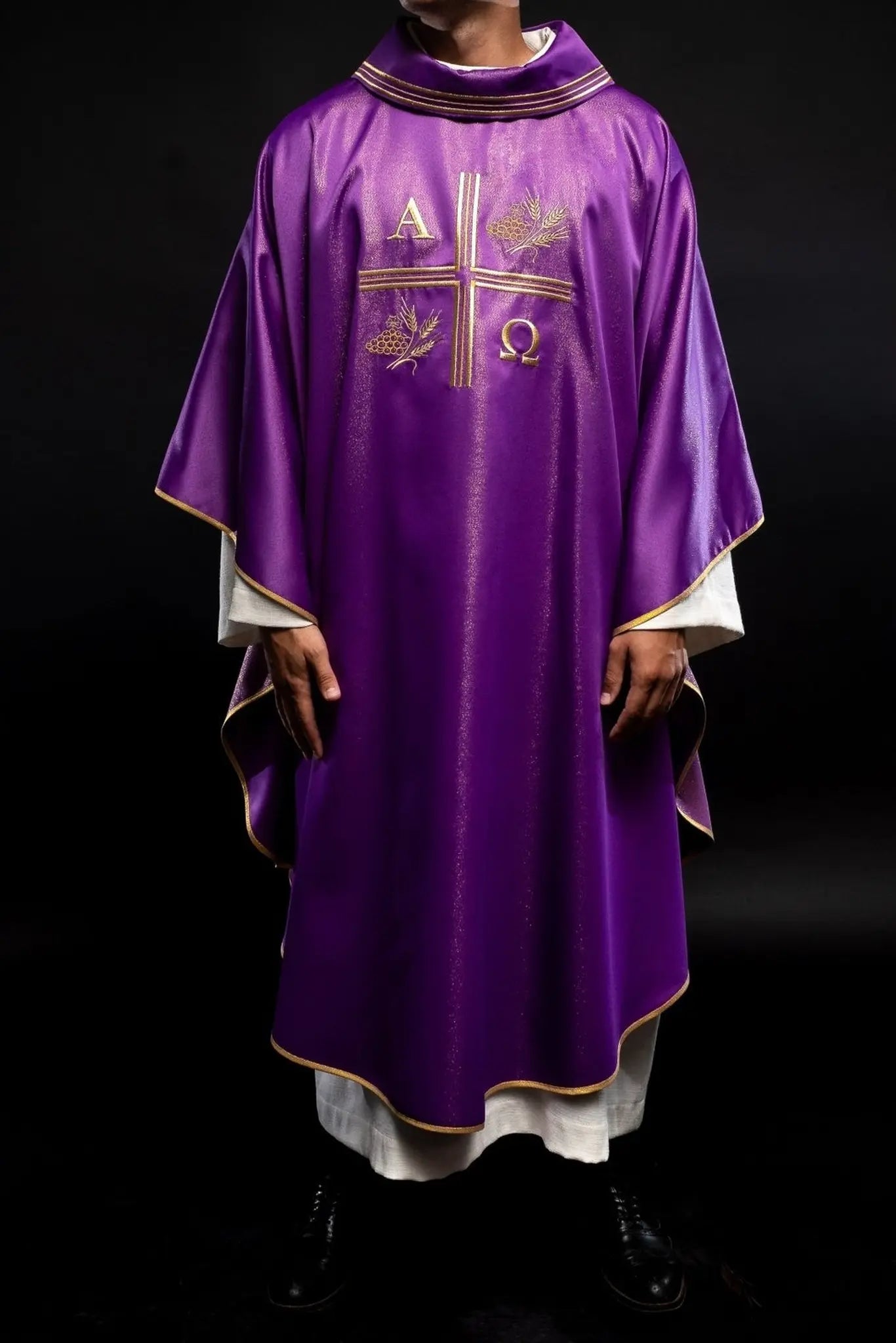 Chasuble with an embroidered cross, Alpha and Omega motifs and ears in purple