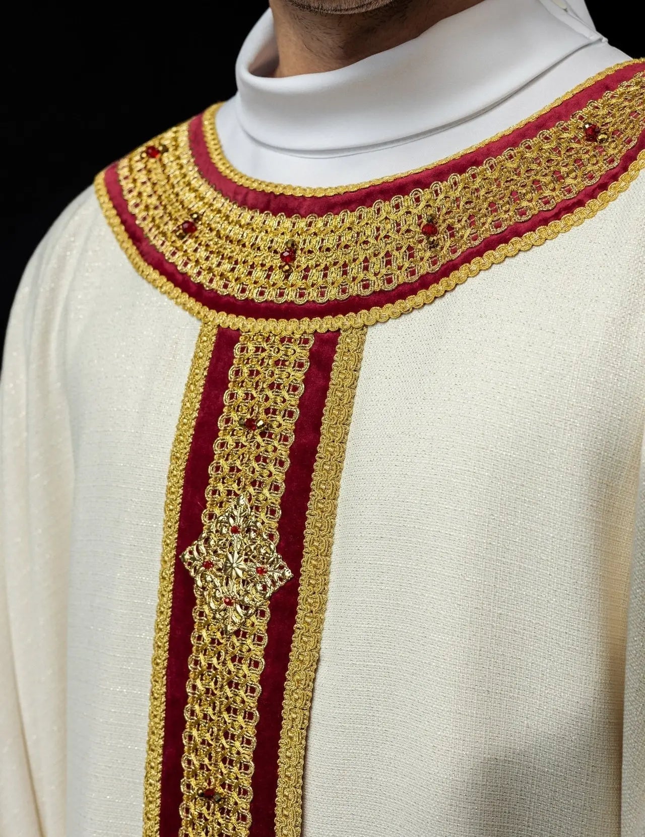 Handmade Chasuble with Natural Stones – Collection Handmade 7001