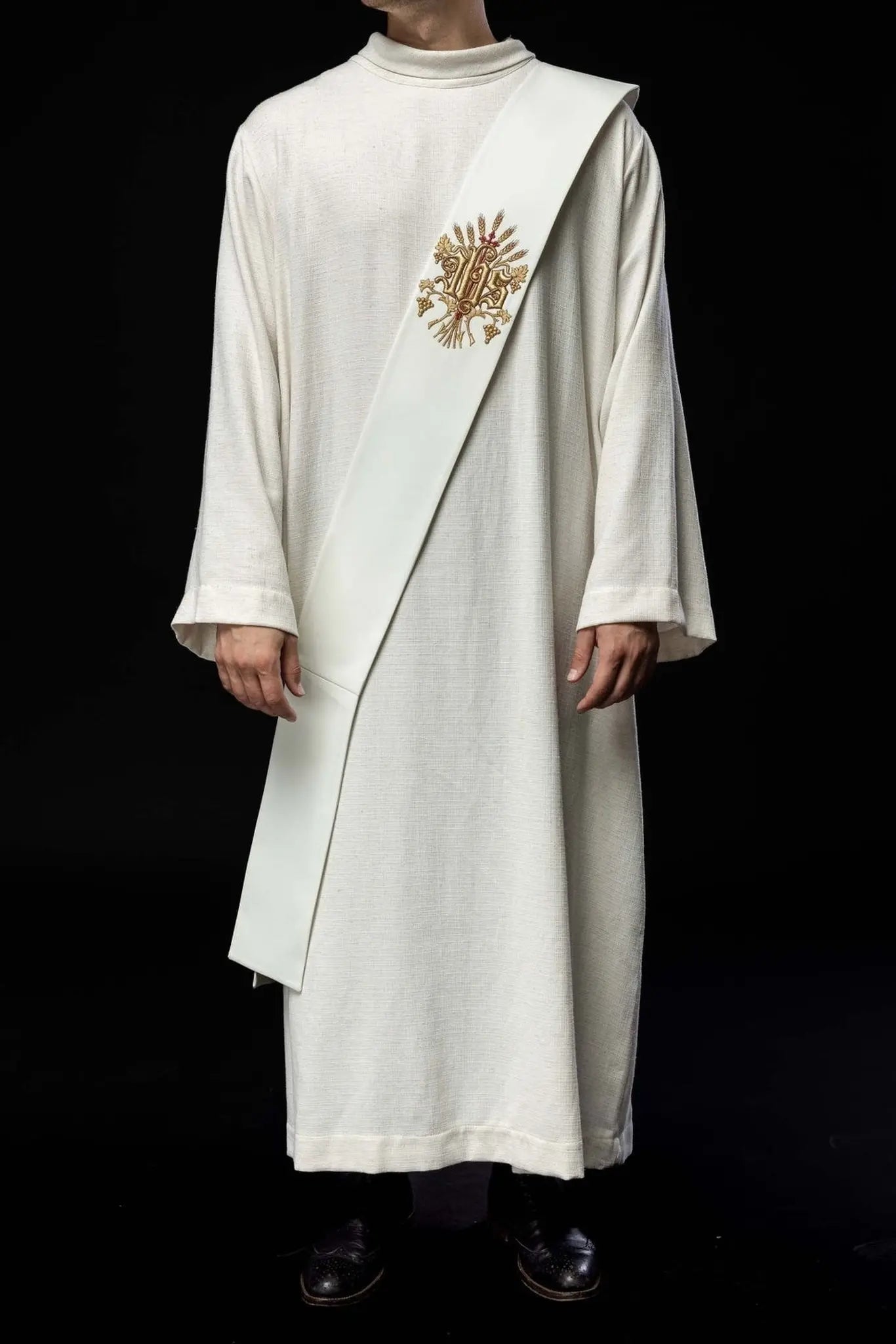 Diaconate stole with grape and cross motif