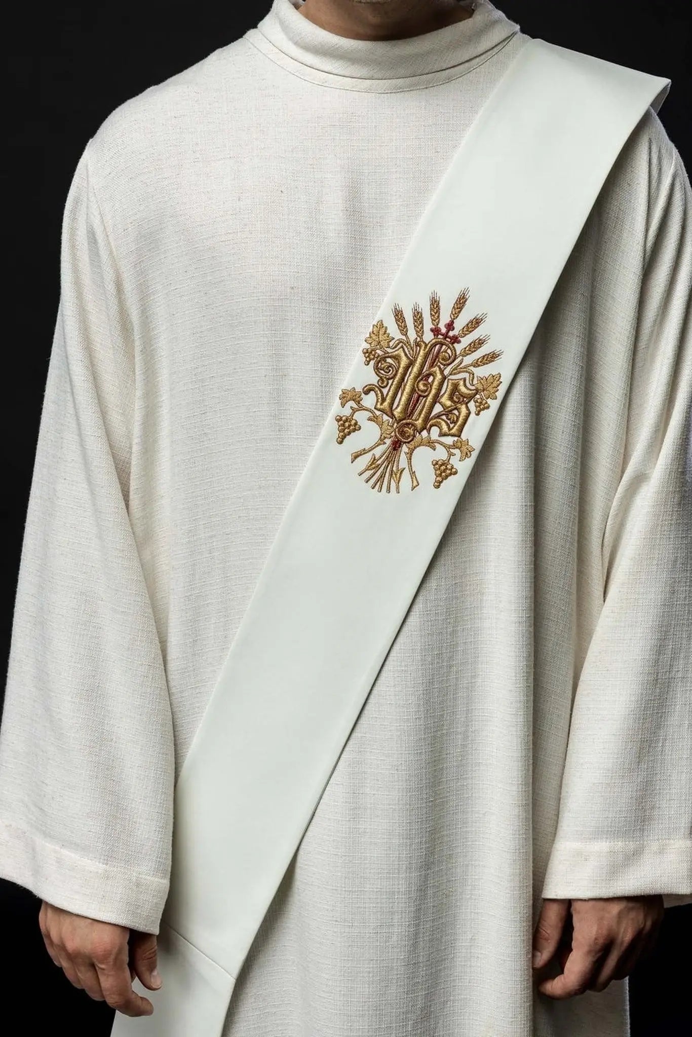 Diaconate stole with grape and cross motif