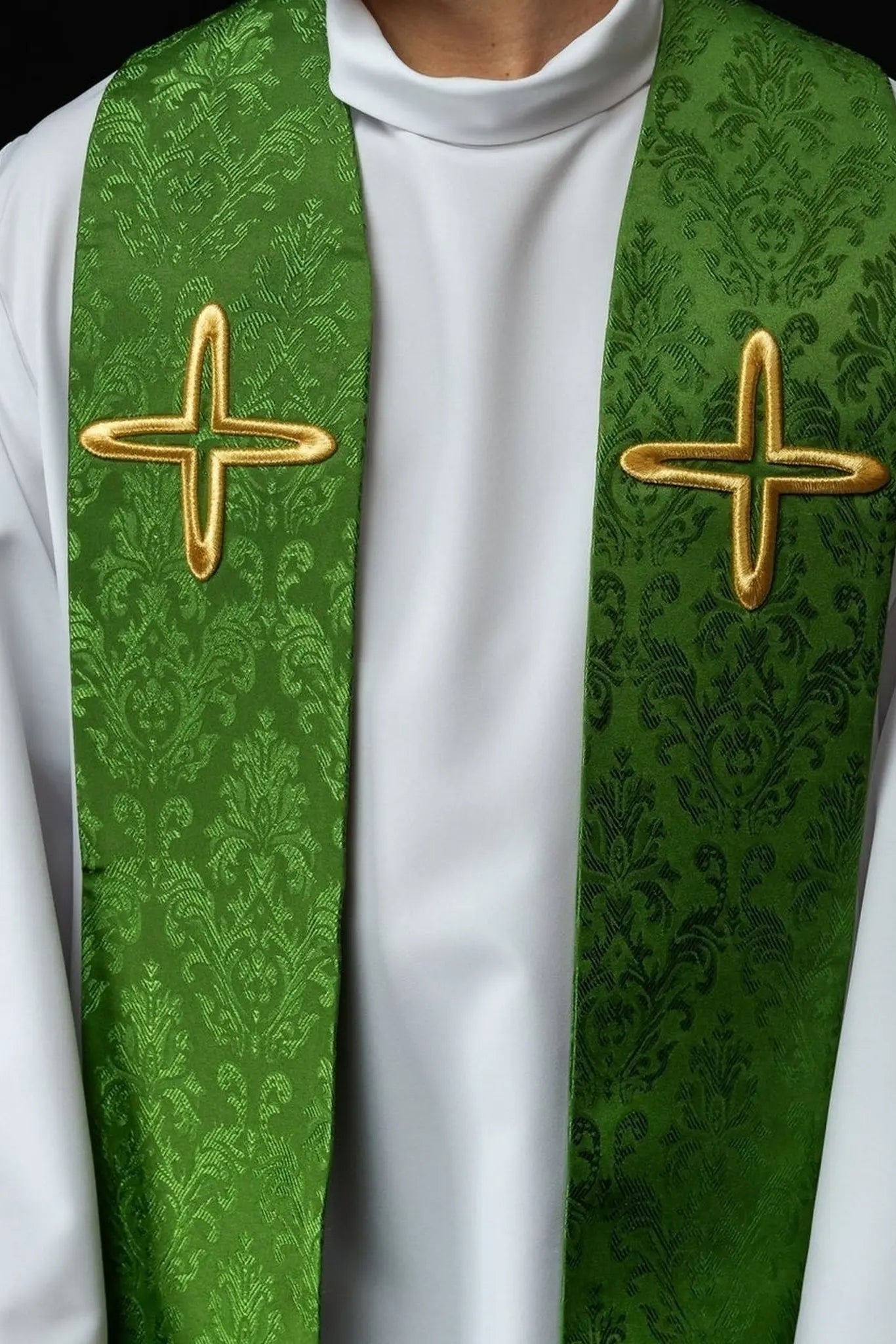 Embroidered jacquard stole with cross motifs green