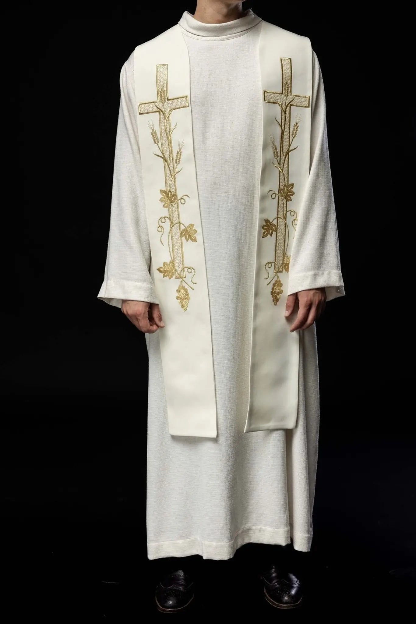 Embroidered priest's stole Cross ecru