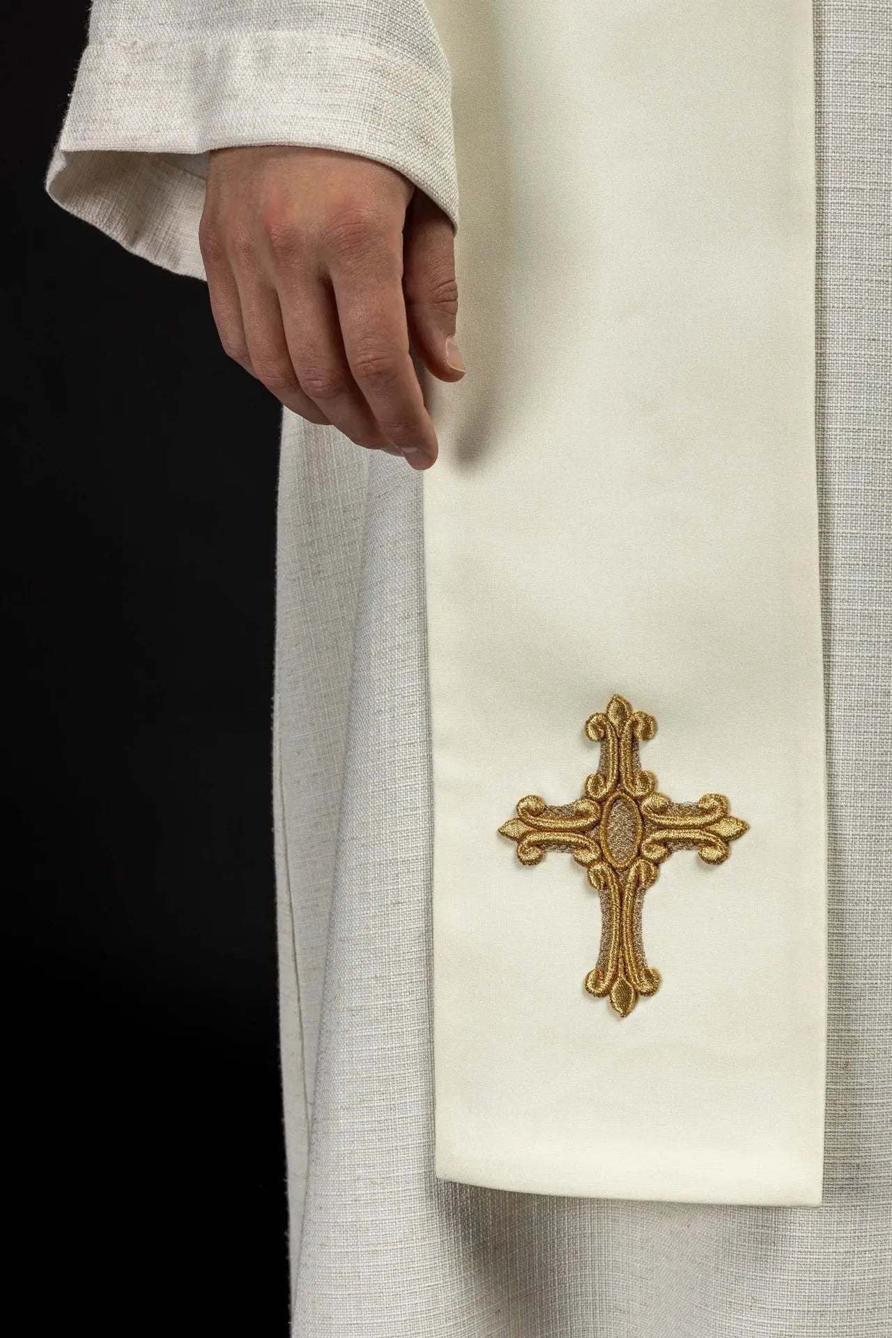 Estola do sacerdote bordada Cruz e IHS cru