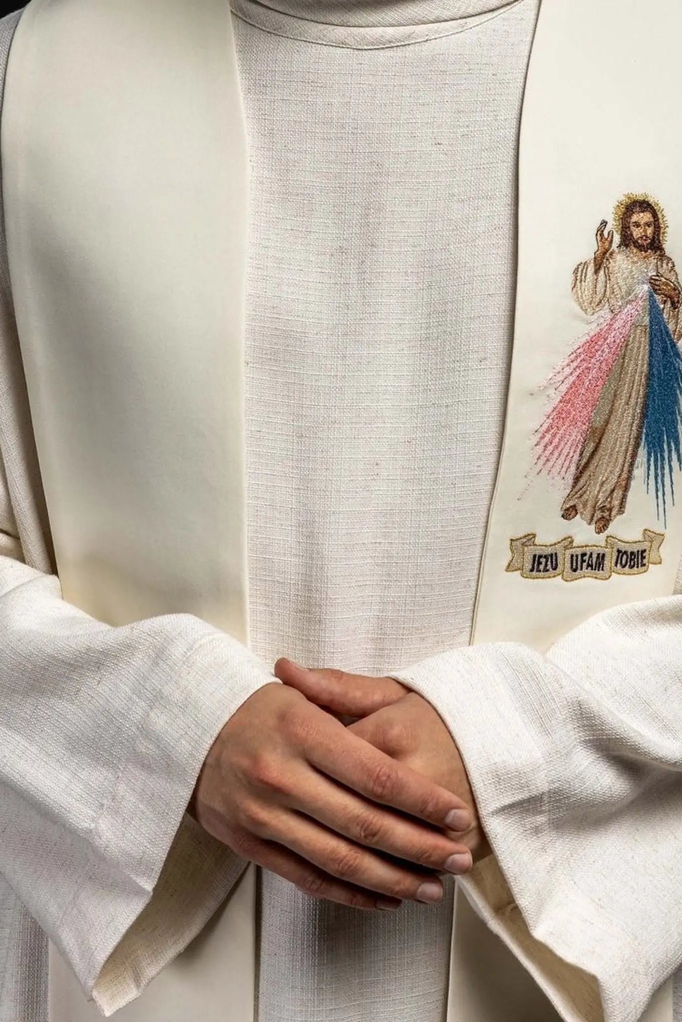 Priestly stole Merciful Jesus, Jesus I trust in you ecru