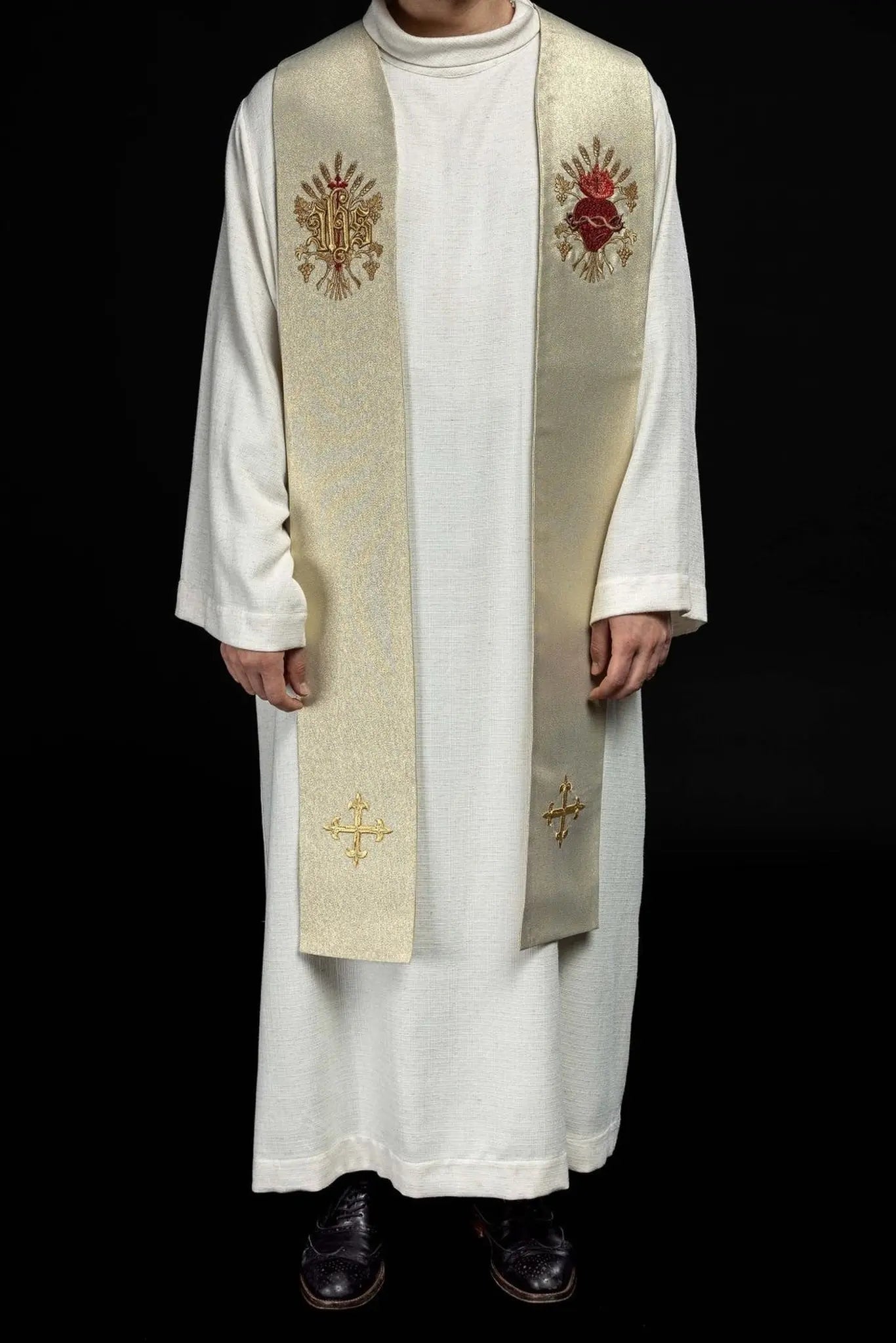 Golden embroidered priest's stole