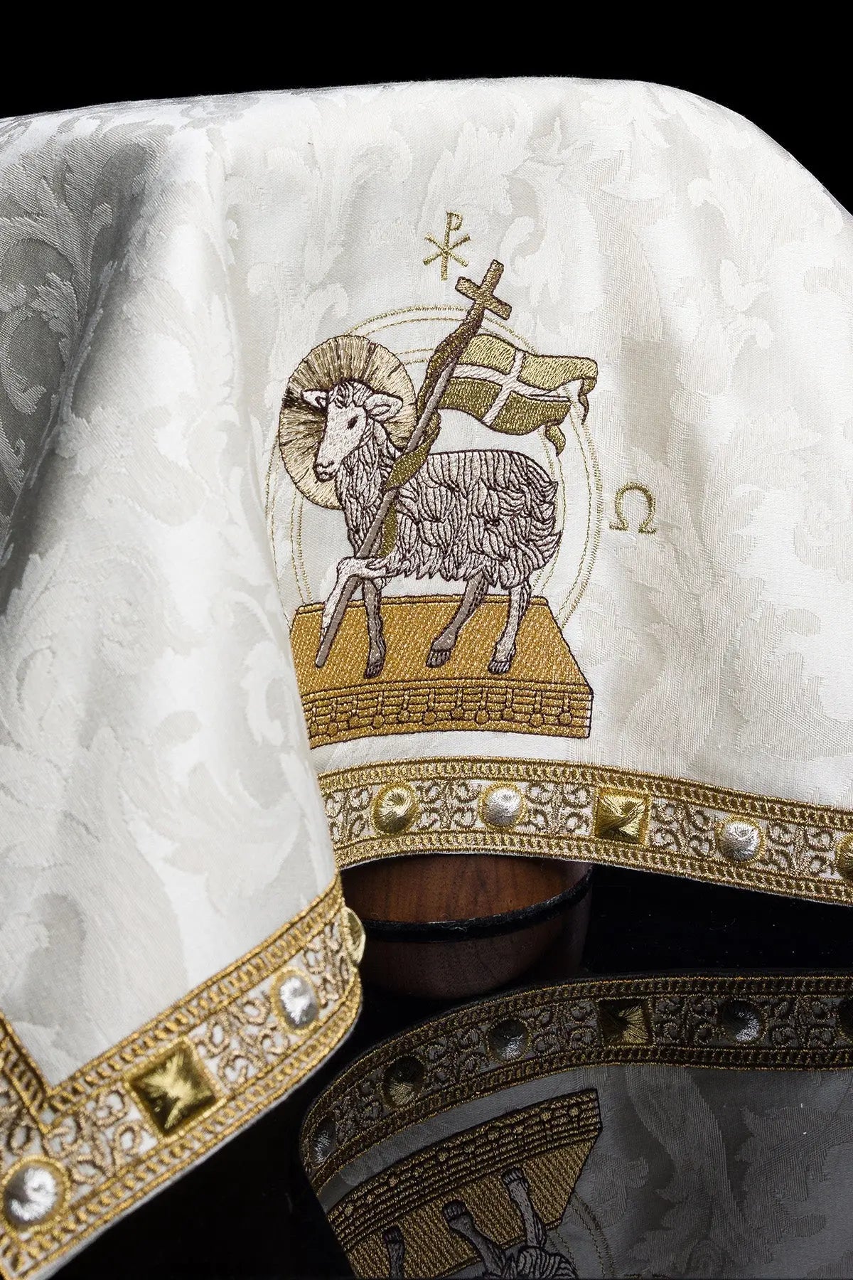 Chalice Veil with Paschal Lamb Embroidery – Ecru Jacquard