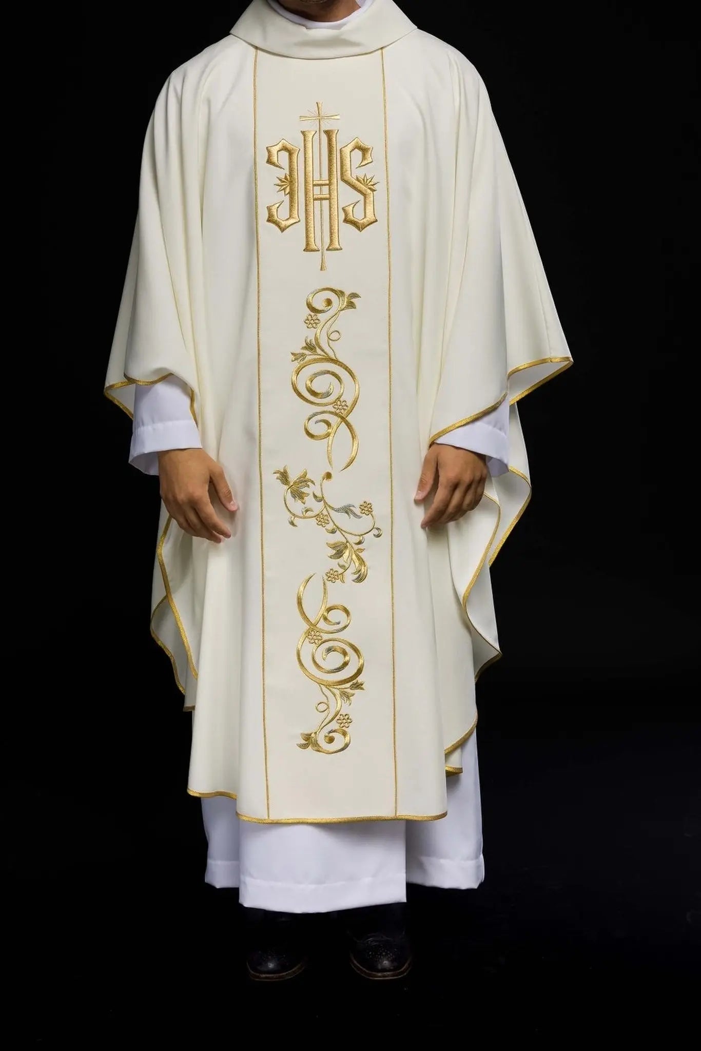Decorated IHS chasuble in ecru