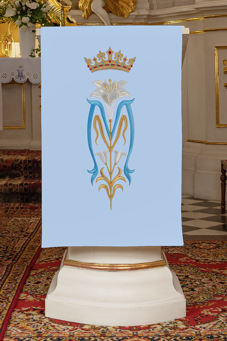 Embroidered lectern napkin with Marian motif