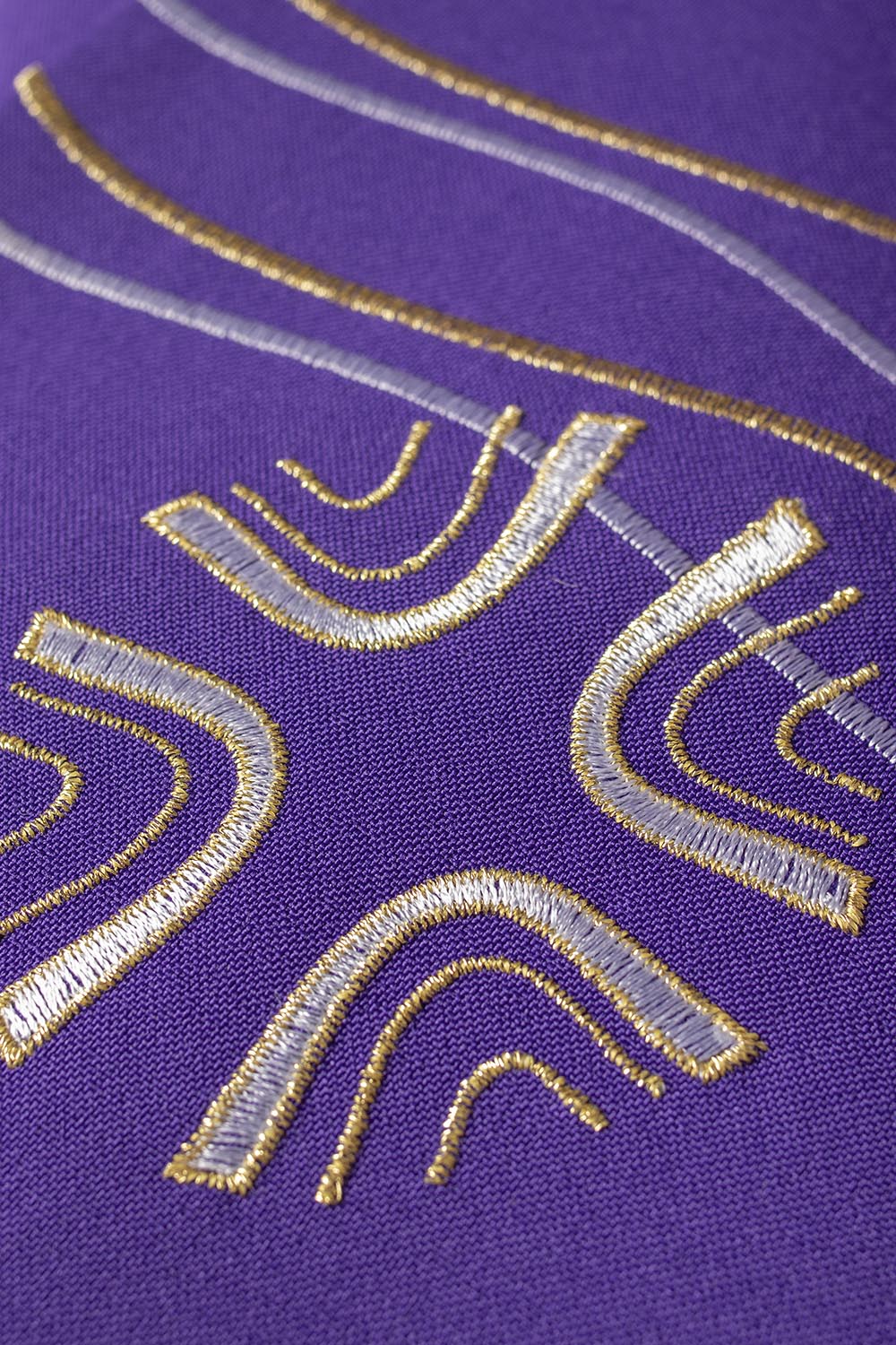 Embroidered priest's stole Fish Purple