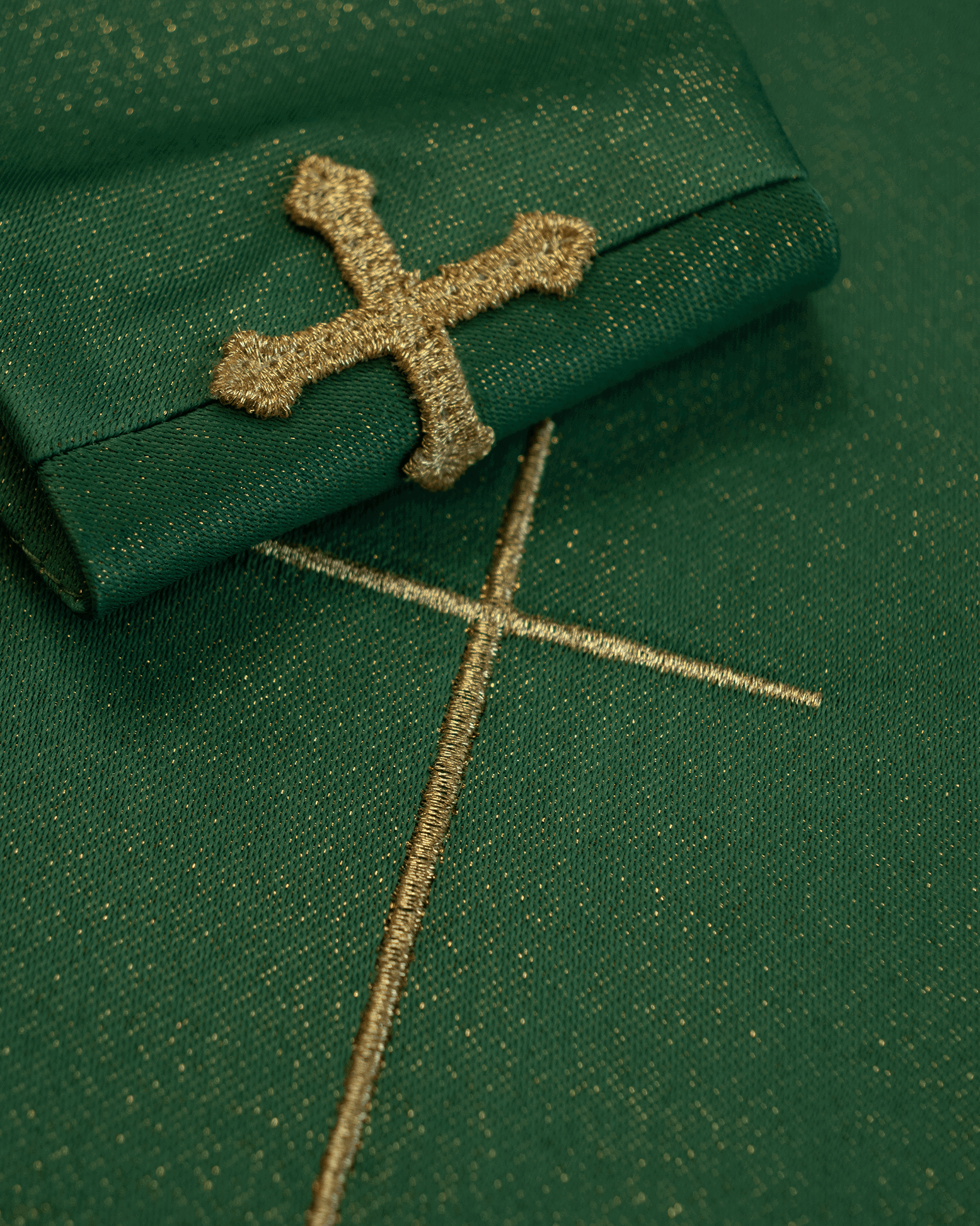 Green chasuble richly embroidered lustre