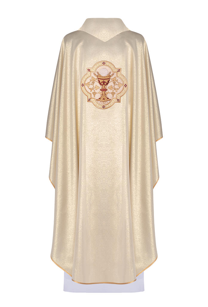 Gold chasuble embroidered with the motif of the Heart of Jesus and the Chalice