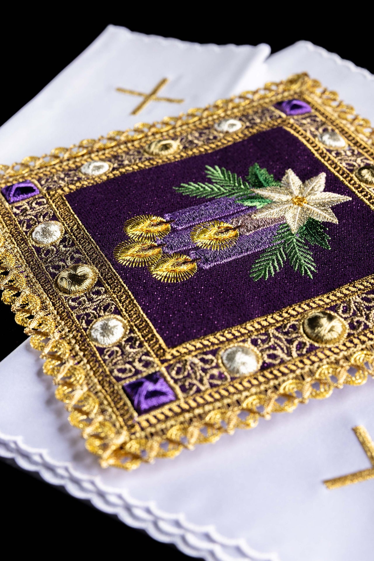 Bielizna kielichowa haftowana na Adwent - ORNATY.PL