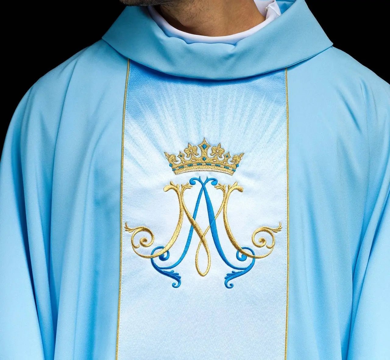 Blue Marian liturgical chasuble with sublimated and embroidered belt
