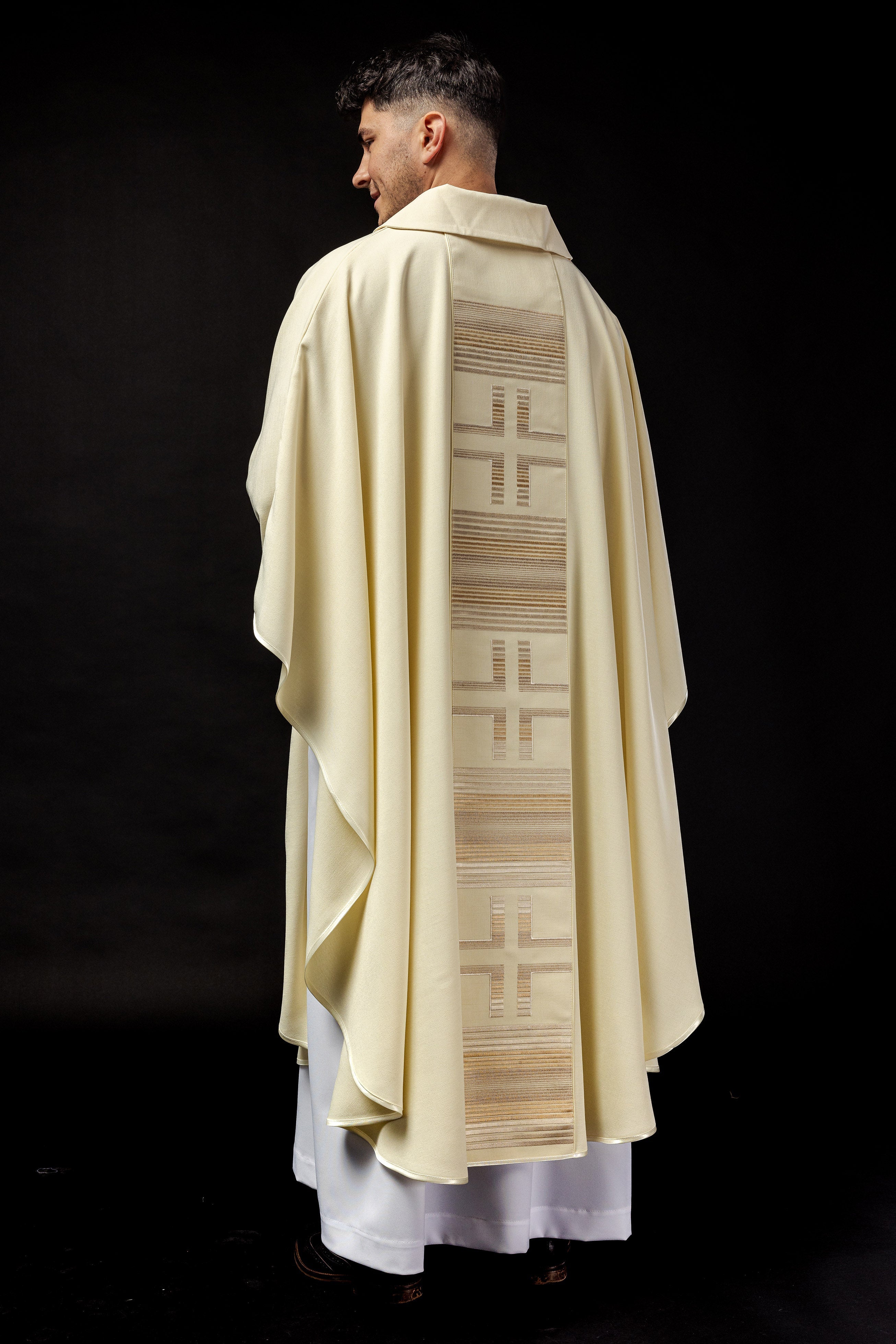 Embroidered chasuble with Crosses in ecru and collar KARO