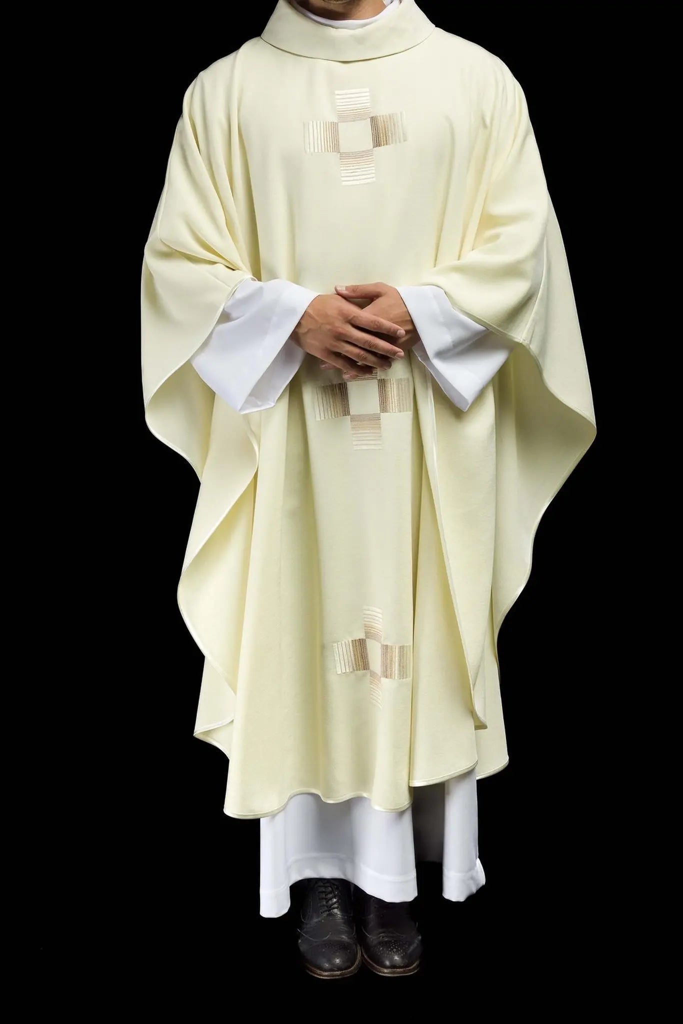 Chasuble with embroidered crosses in ecru