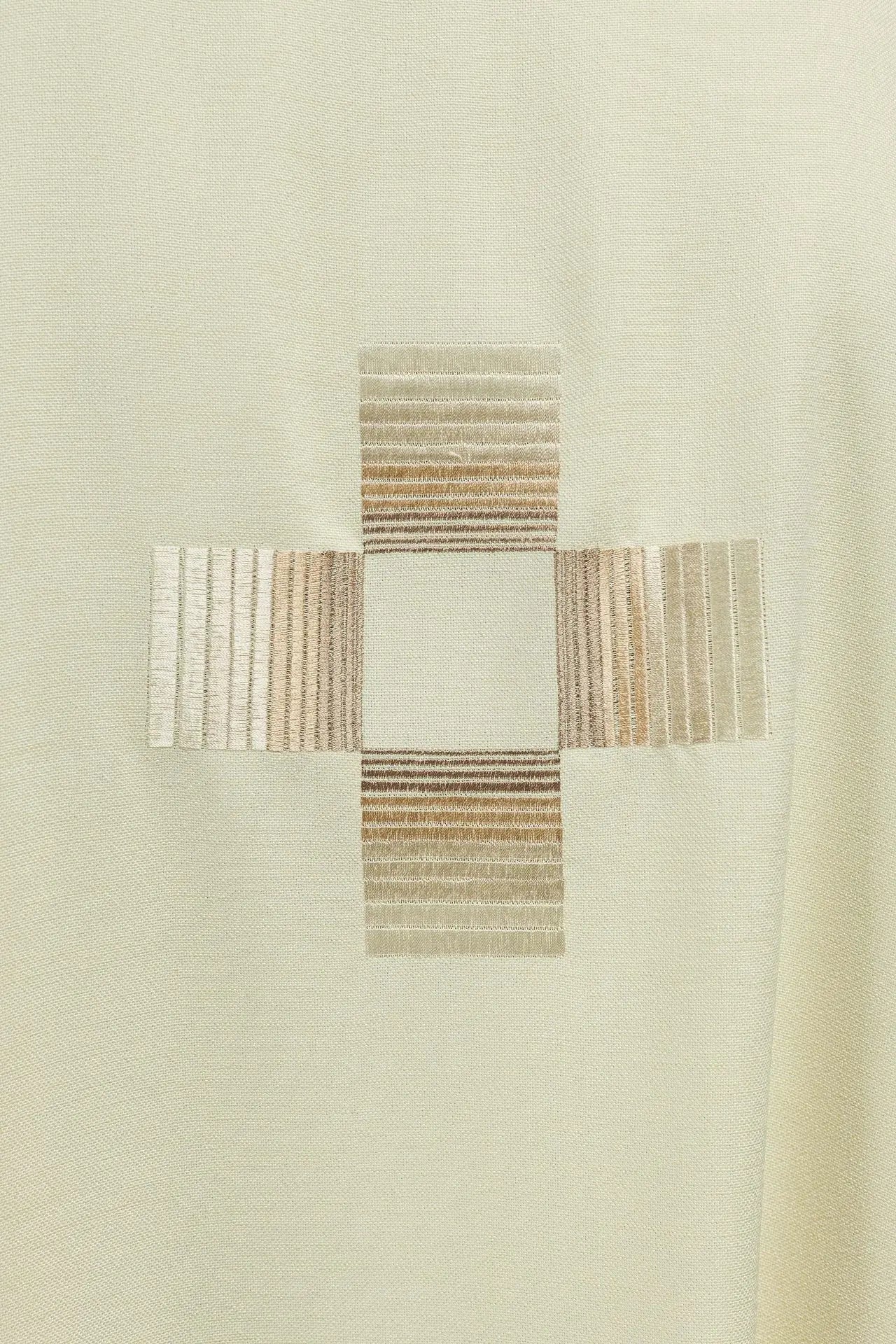 Chasuble with embroidered crosses in ecru