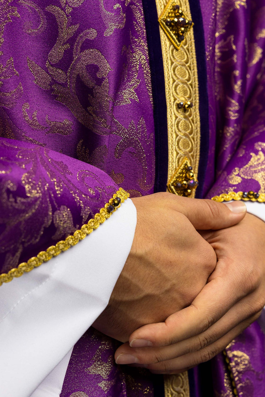 Ręcznie wykonany ornat z naturalnymi kamieniami Handmade 7003