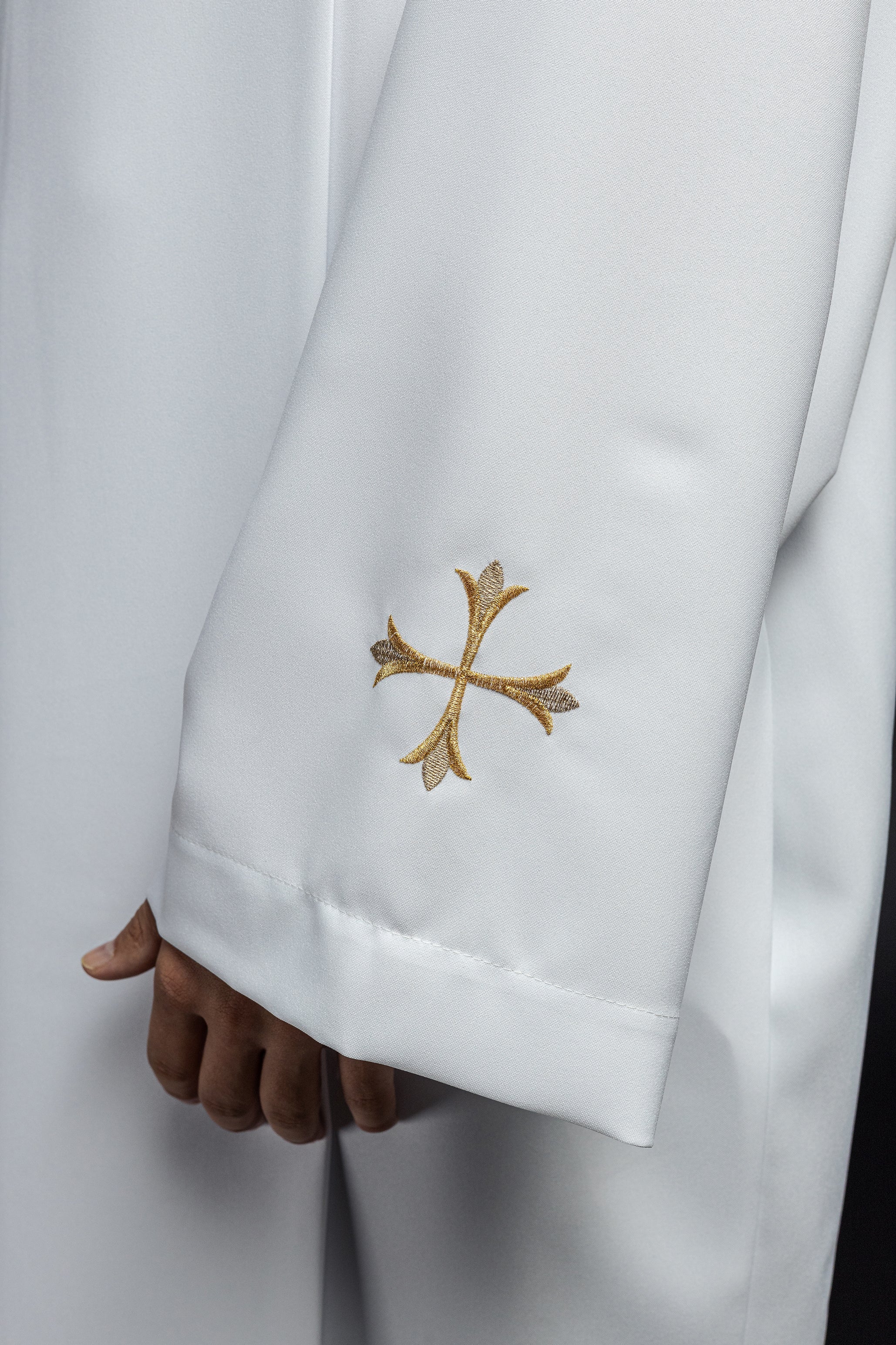 Plain priest's robe with turtleneck and cross embroidery White