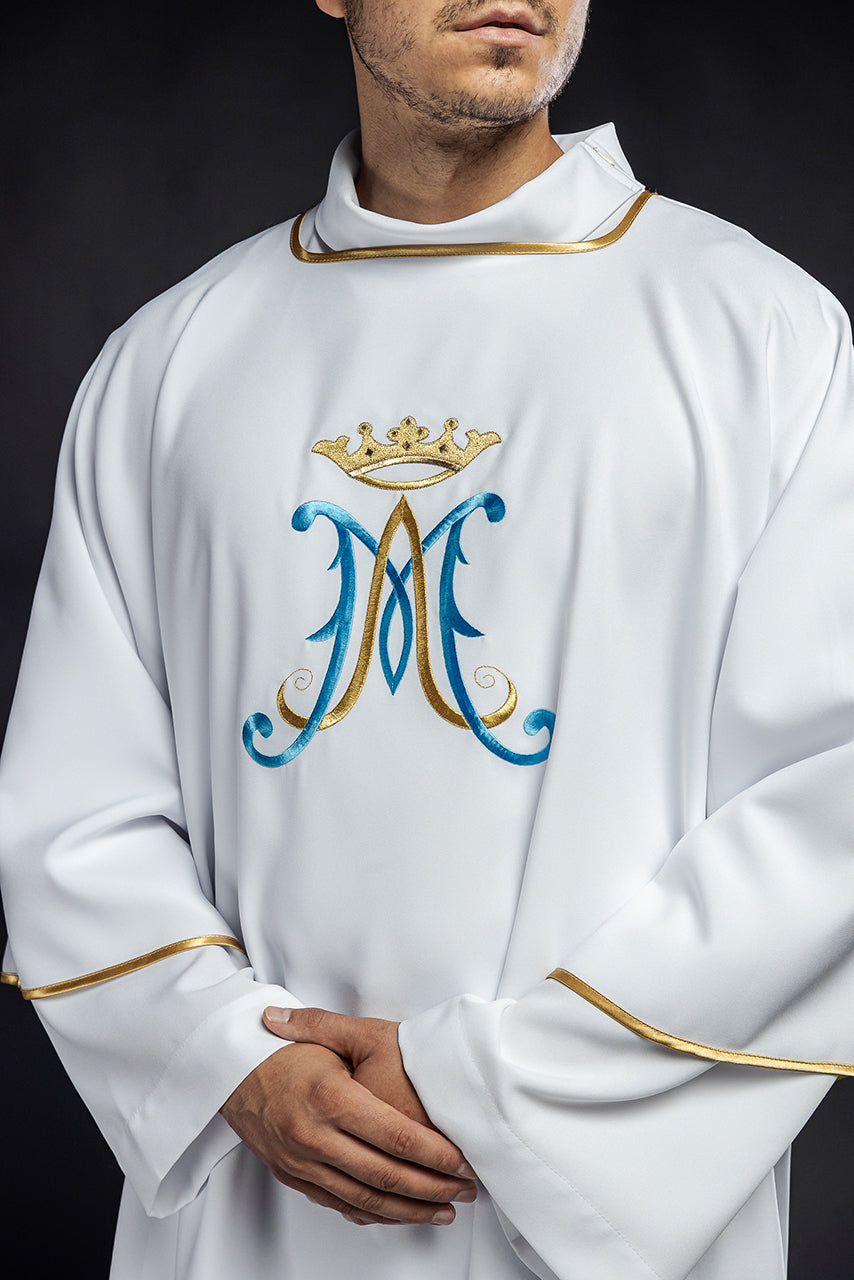 Dalmatics with Marian embroidery