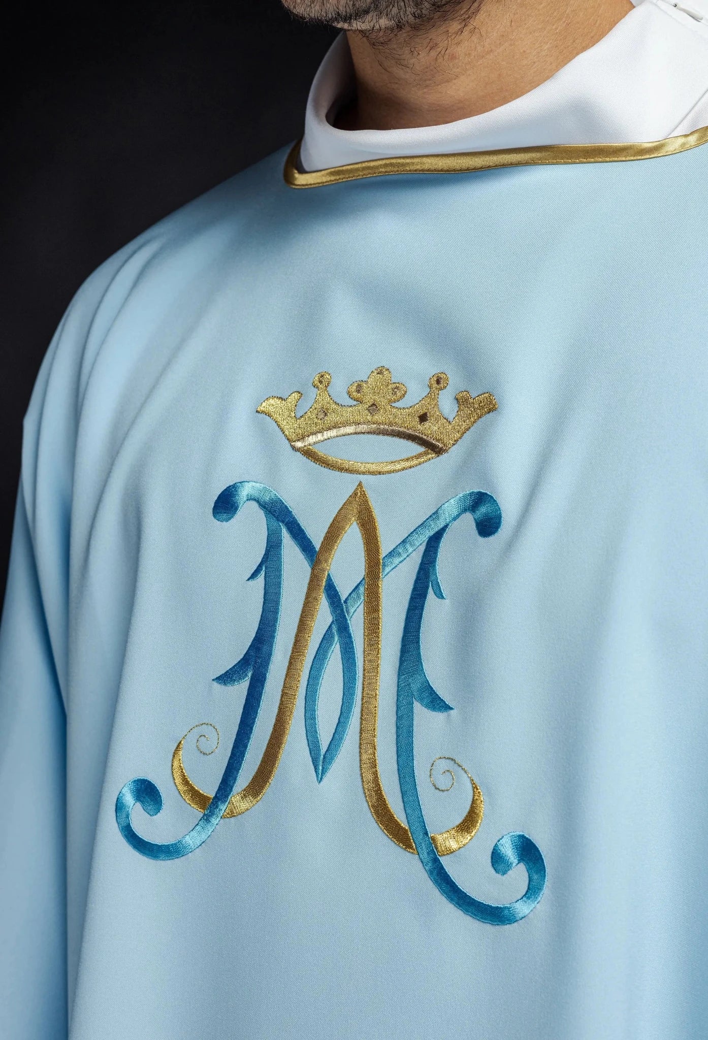 Dalmatica with Marian embroidery blue