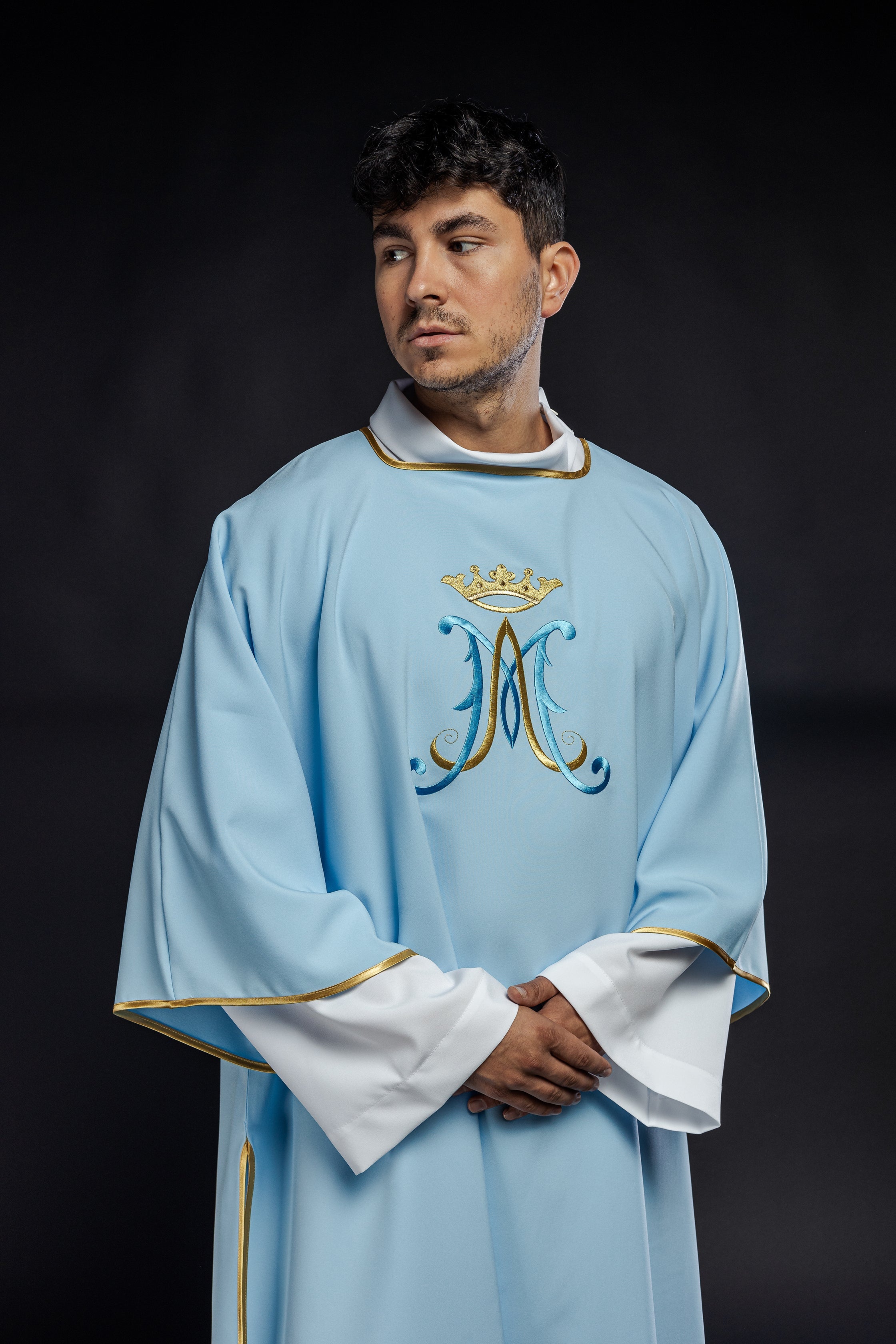Dalmatica with Marian embroidery blue