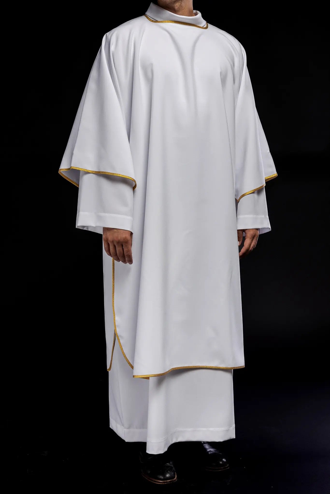Smooth dalmatics with gold trim white
