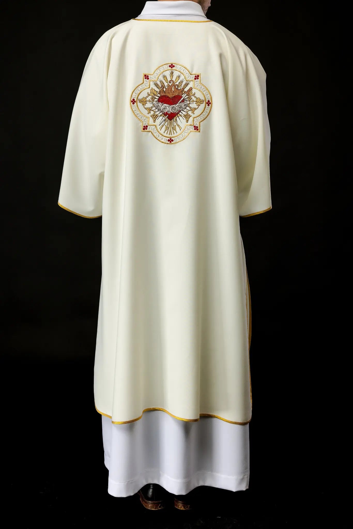 Dalmatica with Heart of Mary motif