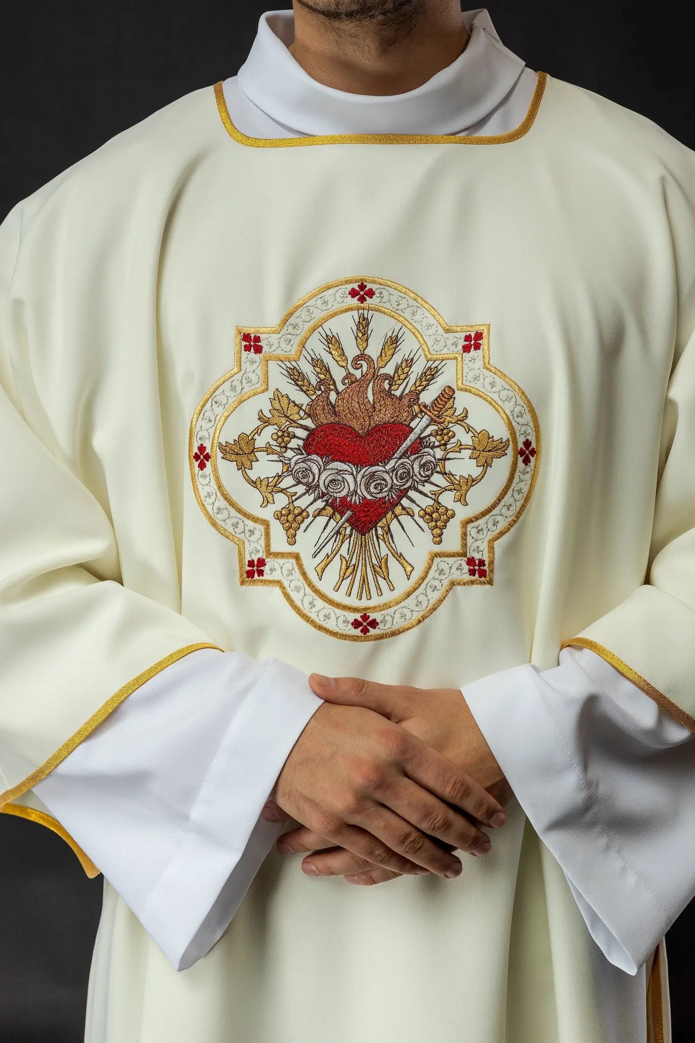 Dalmatica with Heart of Mary motif
