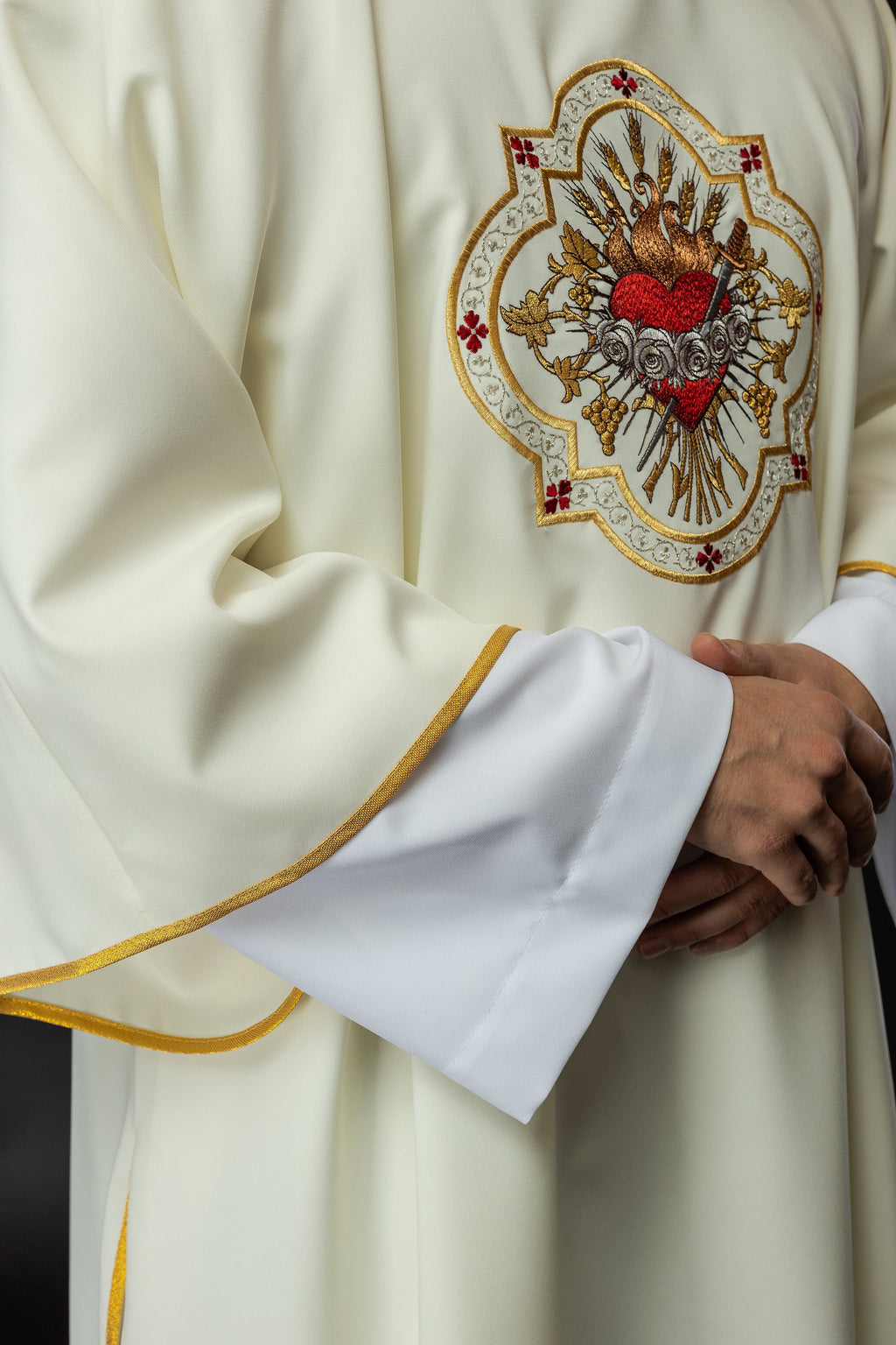 Dalmatica with Heart of Mary motif