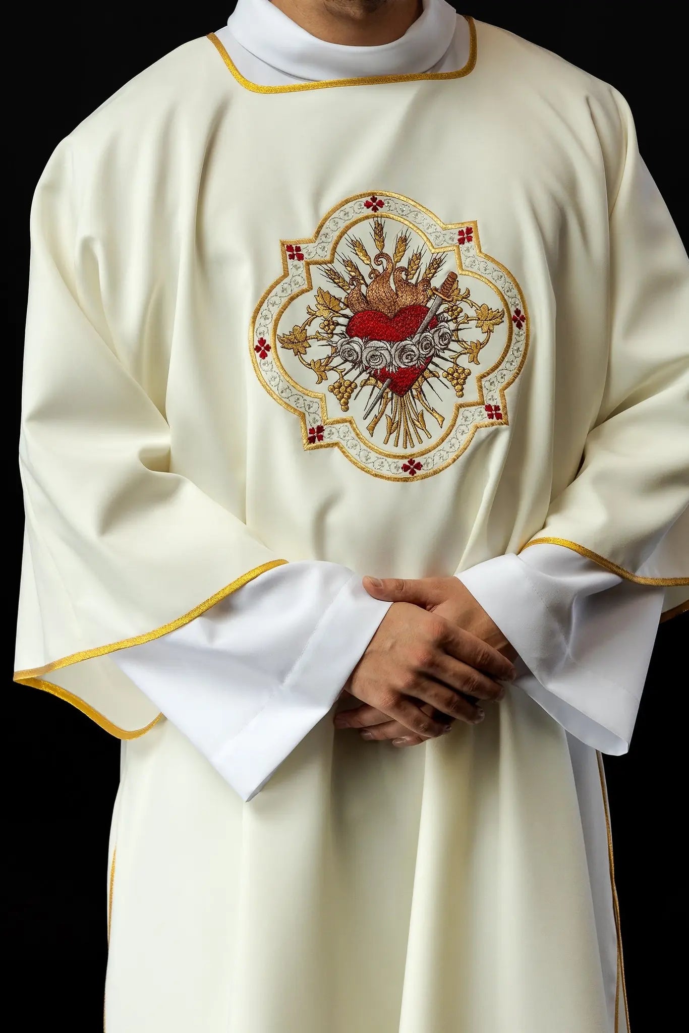 Dalmatica with Heart of Mary motif