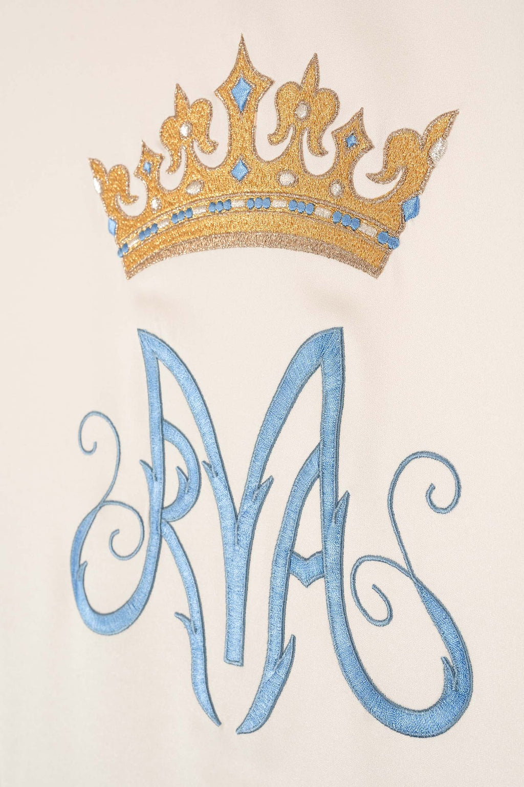 Ornat haftowany z motywem Maryjnym ecru - ORNATY.PL