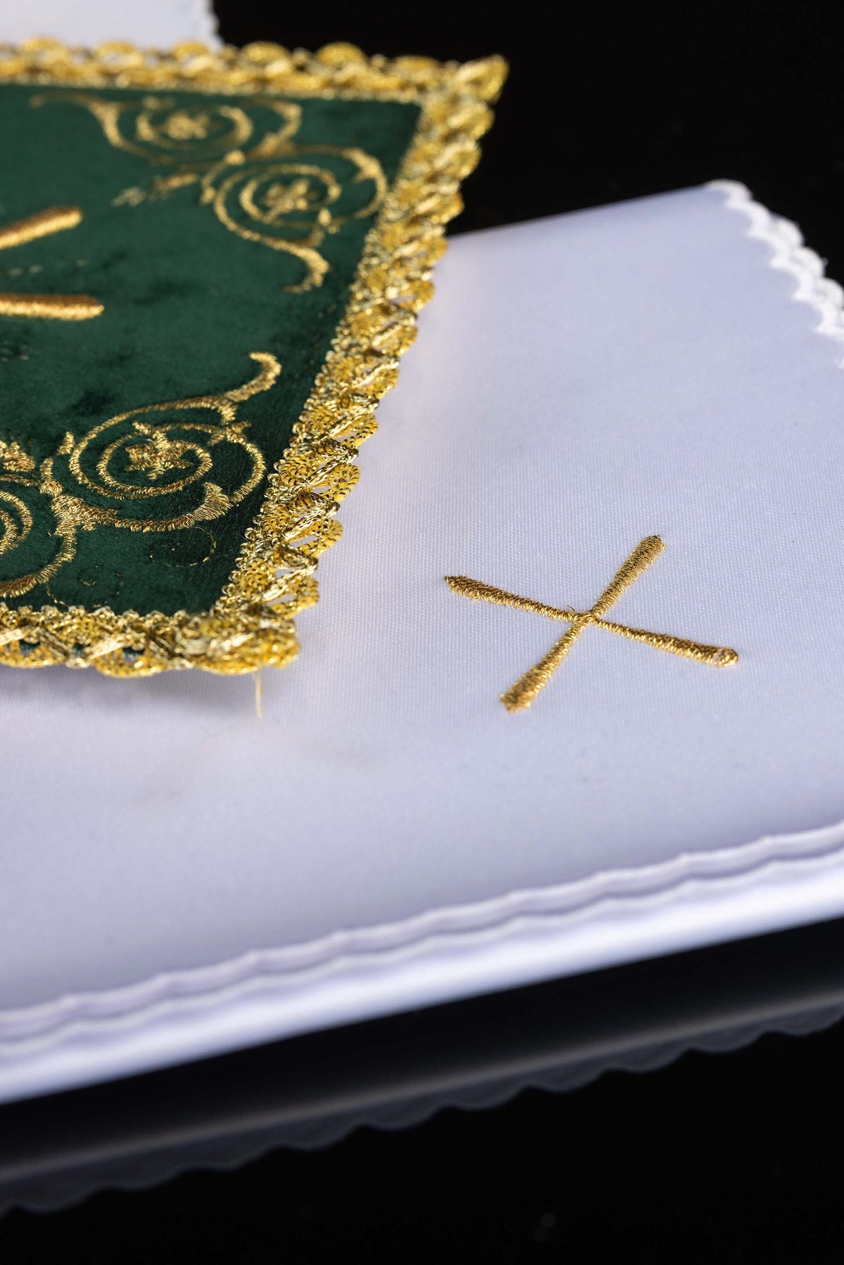 Embroidered chalice linens set green velvet