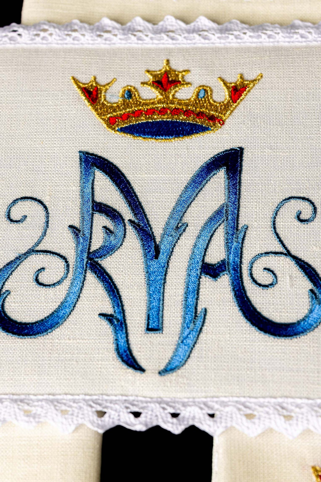 Linen chalice linen with a Marian motif