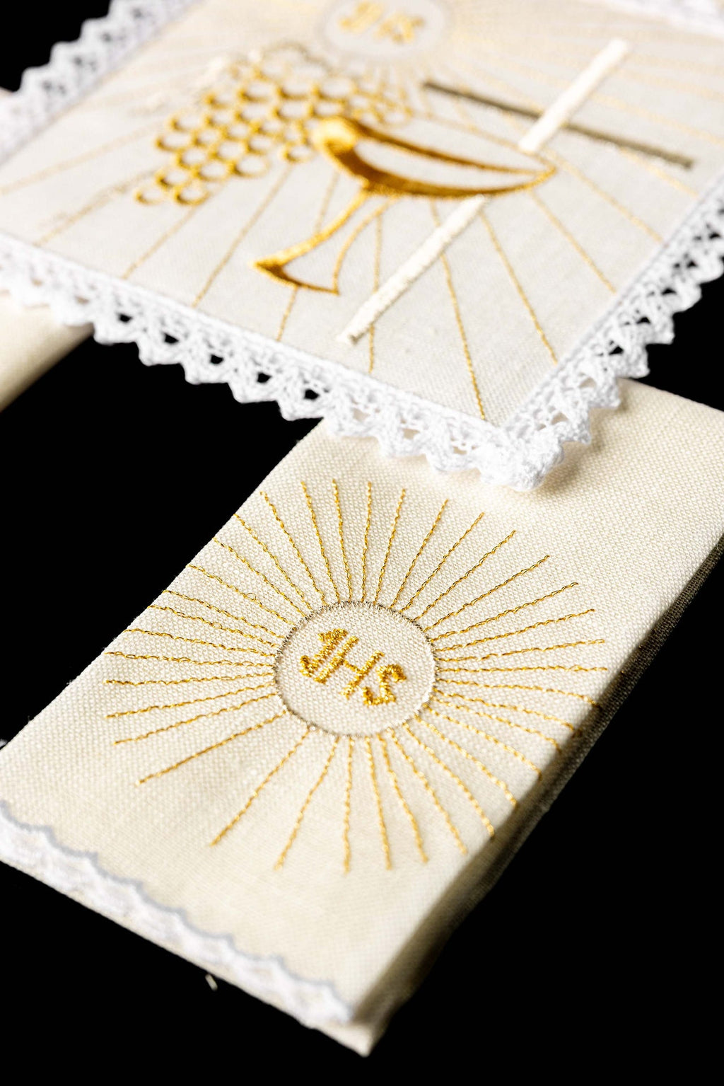 Lniana bielizna kielichowa z haftem kielich i krzyż - ORNATY.PL