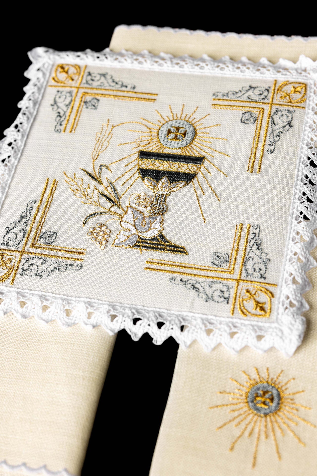 Bielizna kielichowa lniana haftowana Kielich - ORNATY.PL