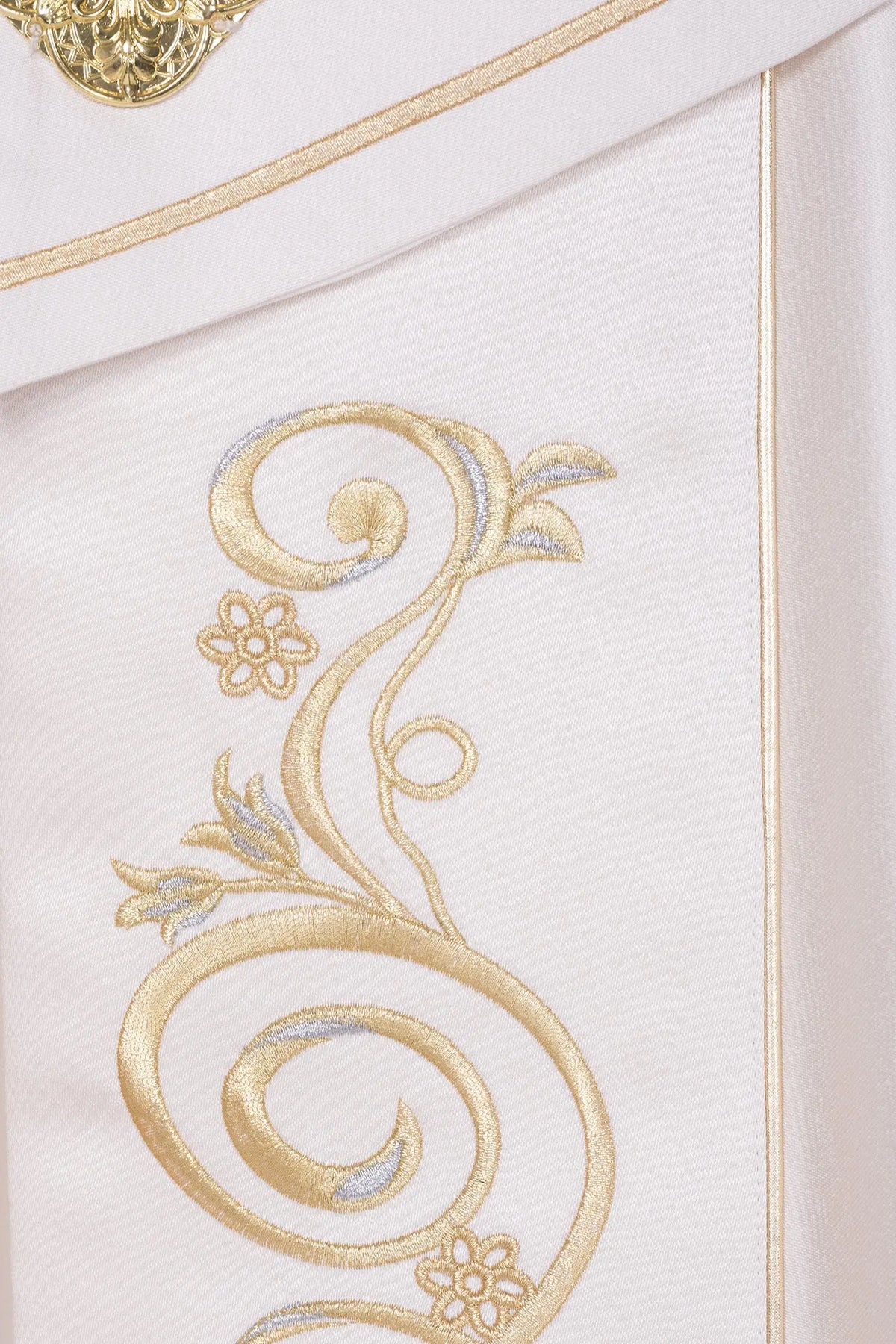 Embroidered ecru liturgical chapel