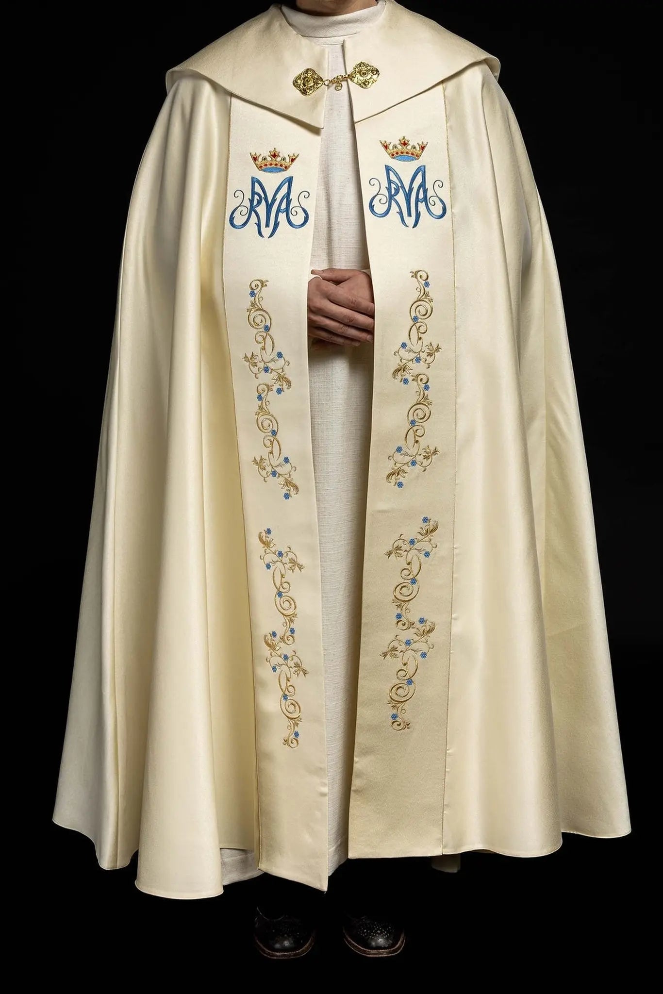Ecru Marian embroidered cope