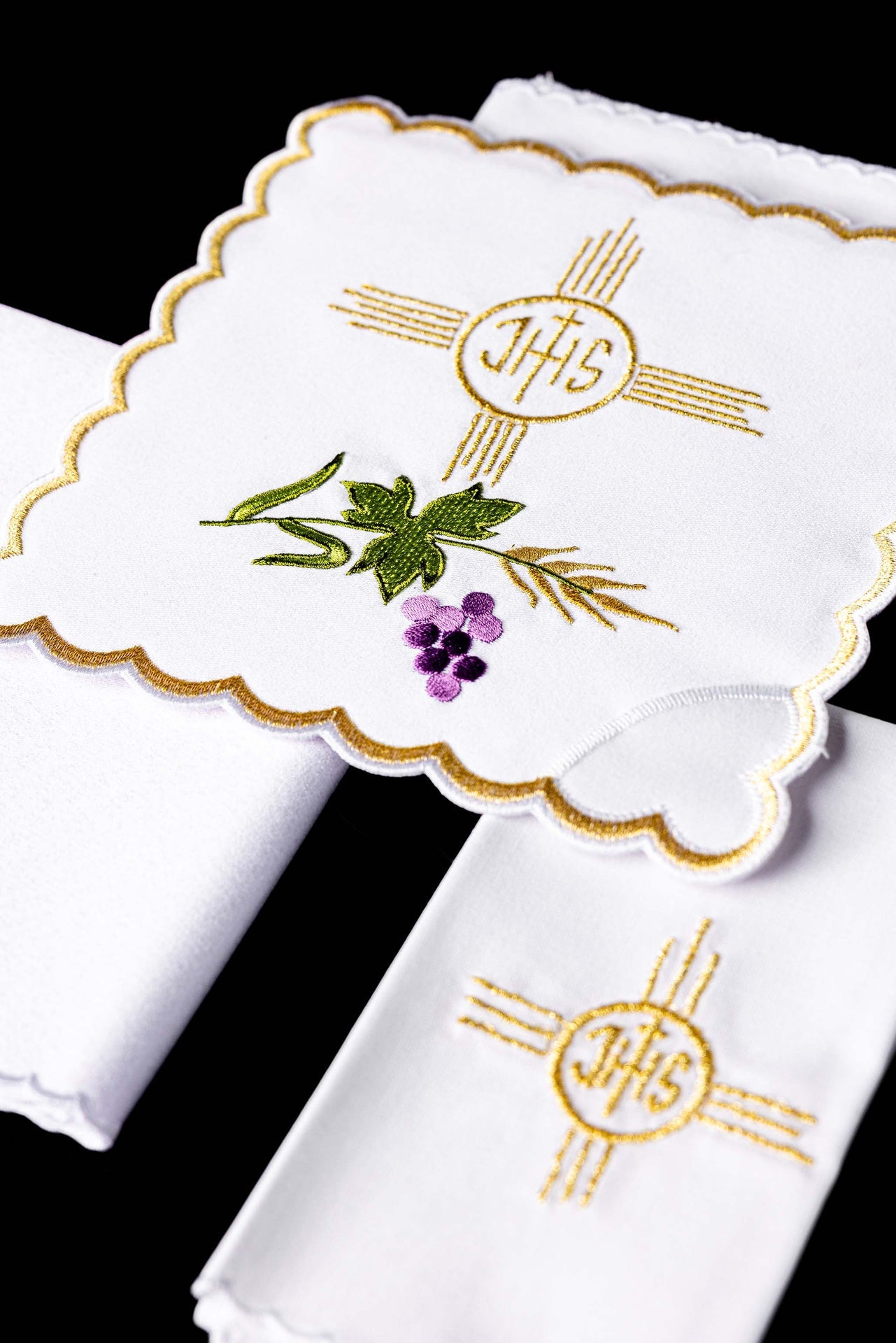 Chalice linen embroidered Cross and IHS