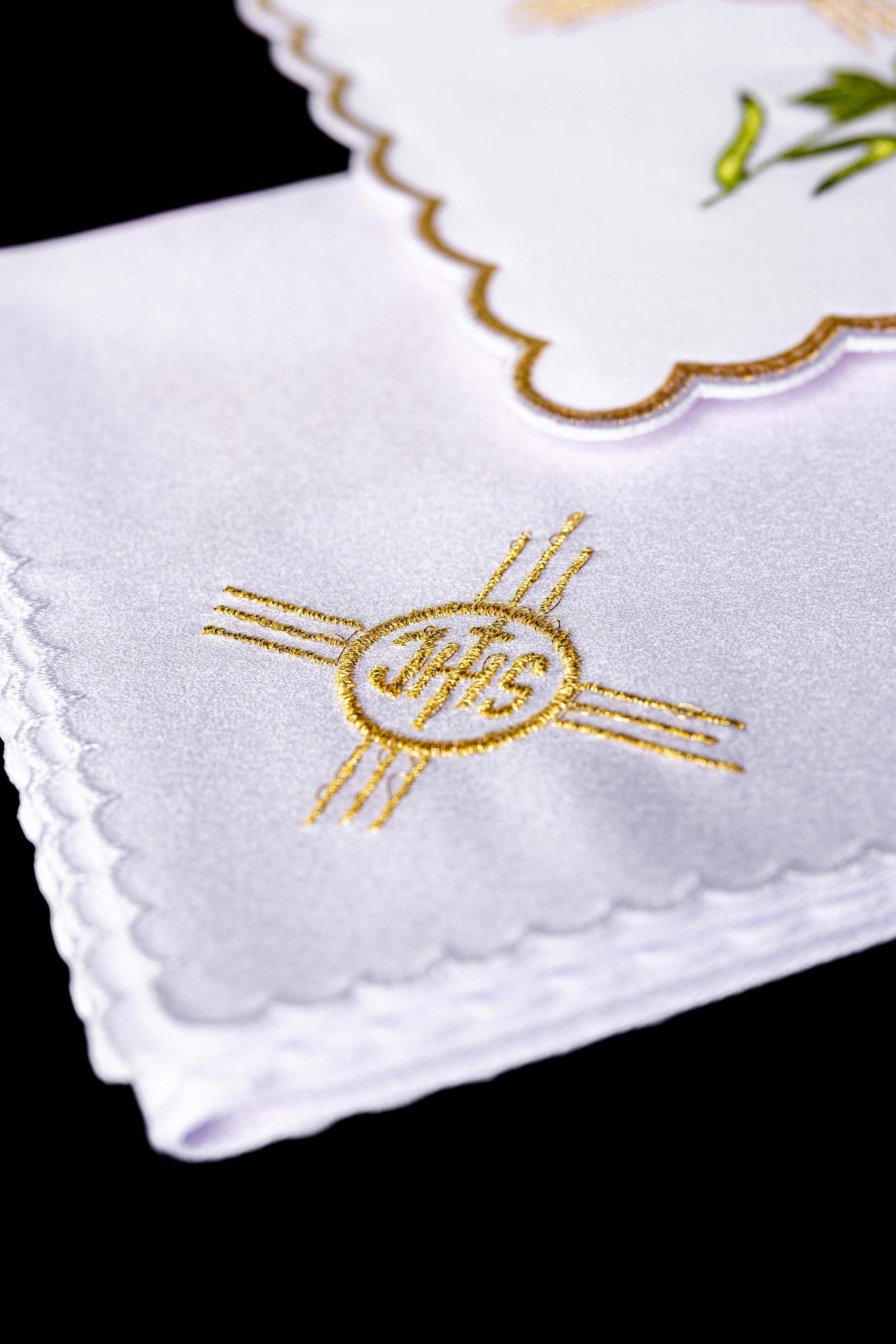 Chalice linen embroidered Cross and IHS